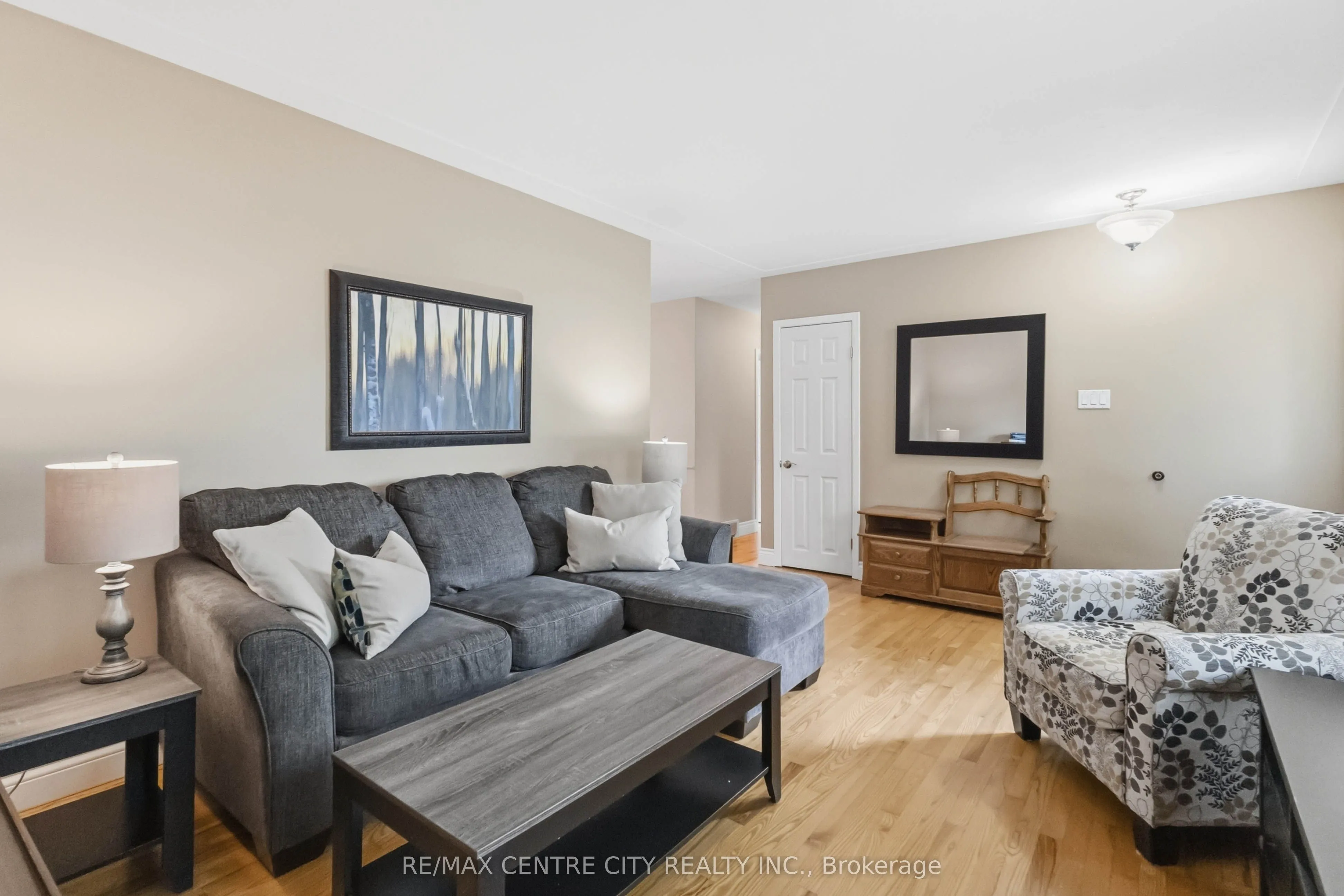 639 Dunboyne Crescent