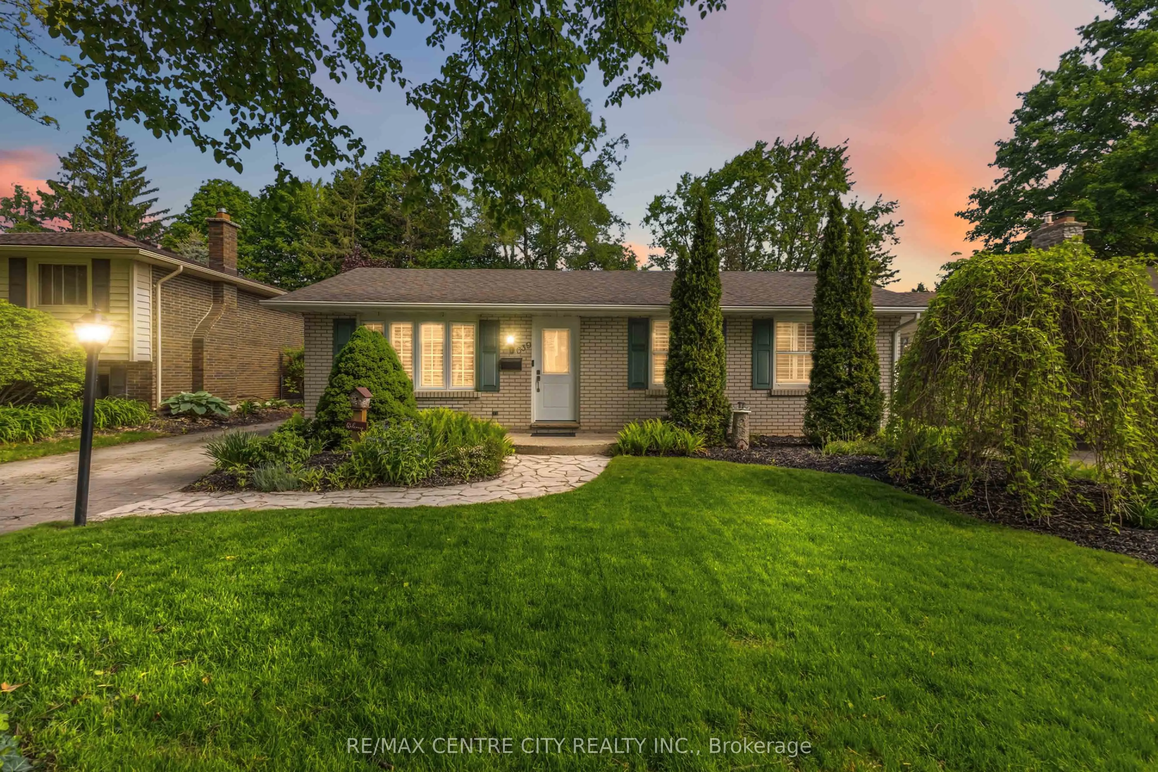 639 Dunboyne Crescent