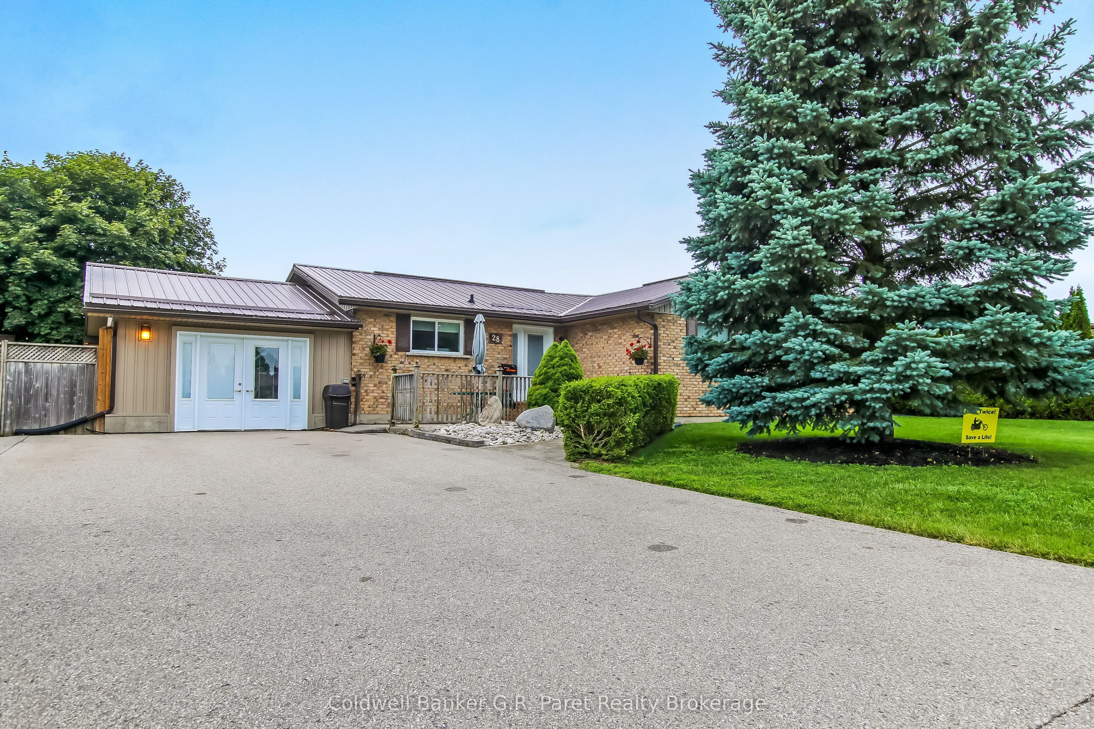 28 Peggy Avenue