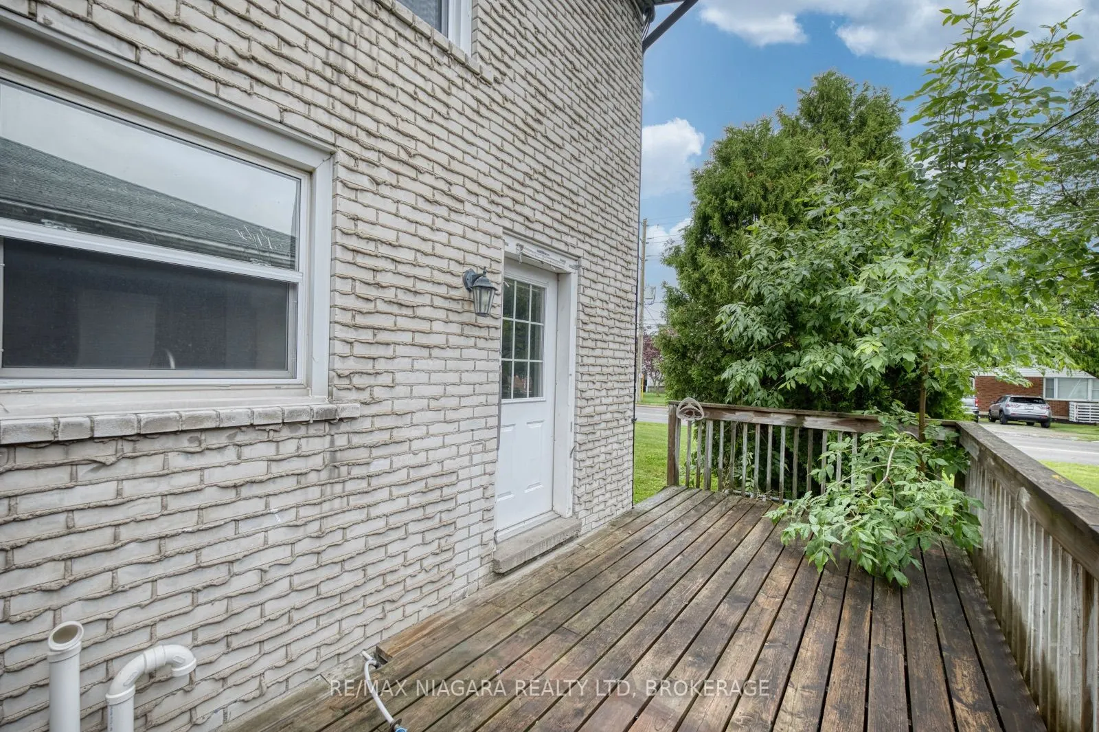 252 Bertie Street #1