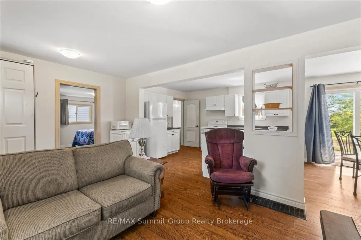 260 Victoria Street W