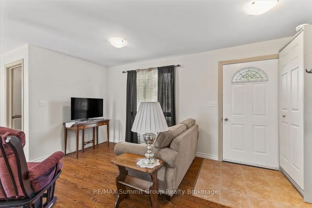 260 Victoria Street W