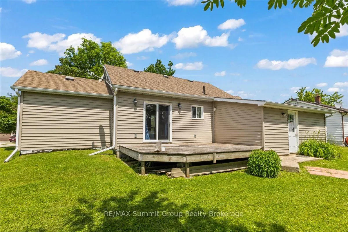 260 Victoria Street W