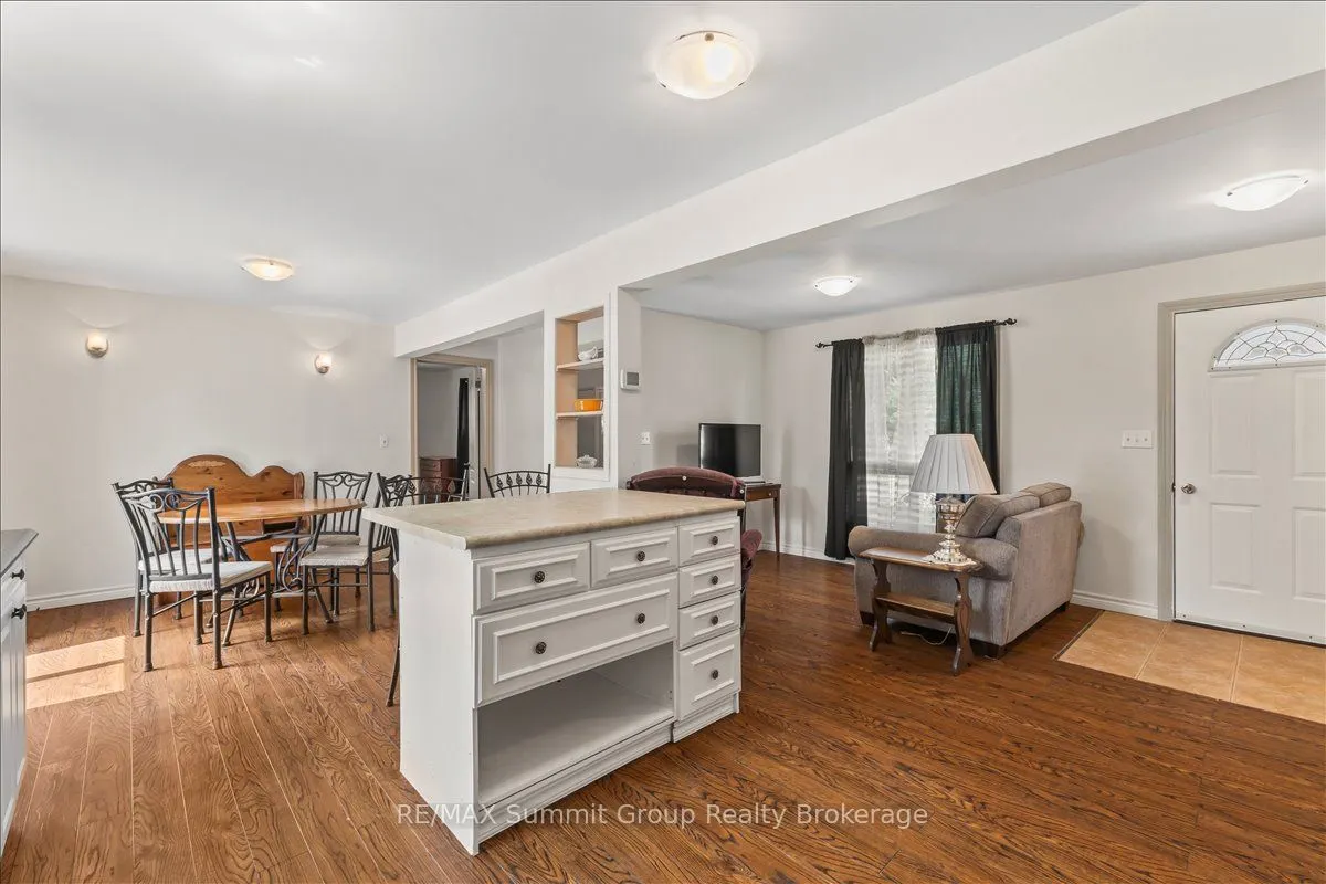 260 Victoria Street W