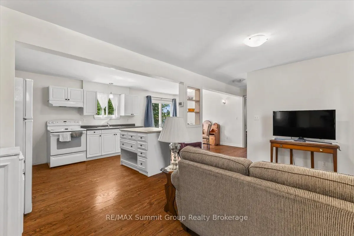 260 Victoria Street W