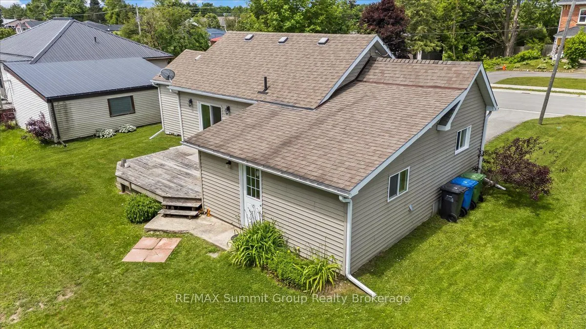 260 Victoria Street W