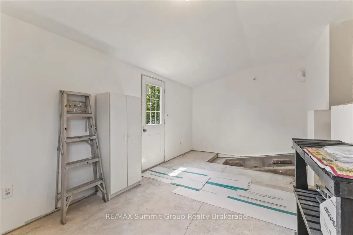 260 Victoria Street W