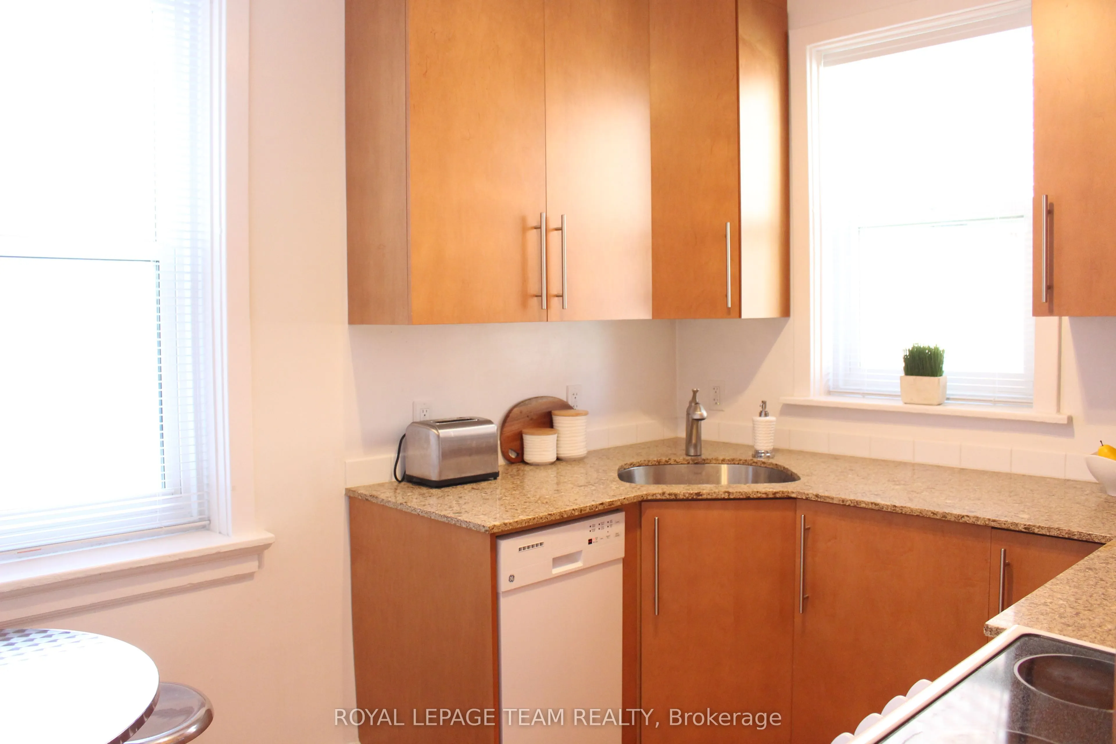 612 Bank Street #14