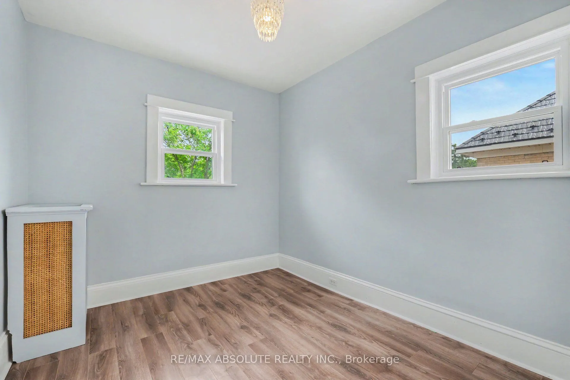 16 Glen Avenue