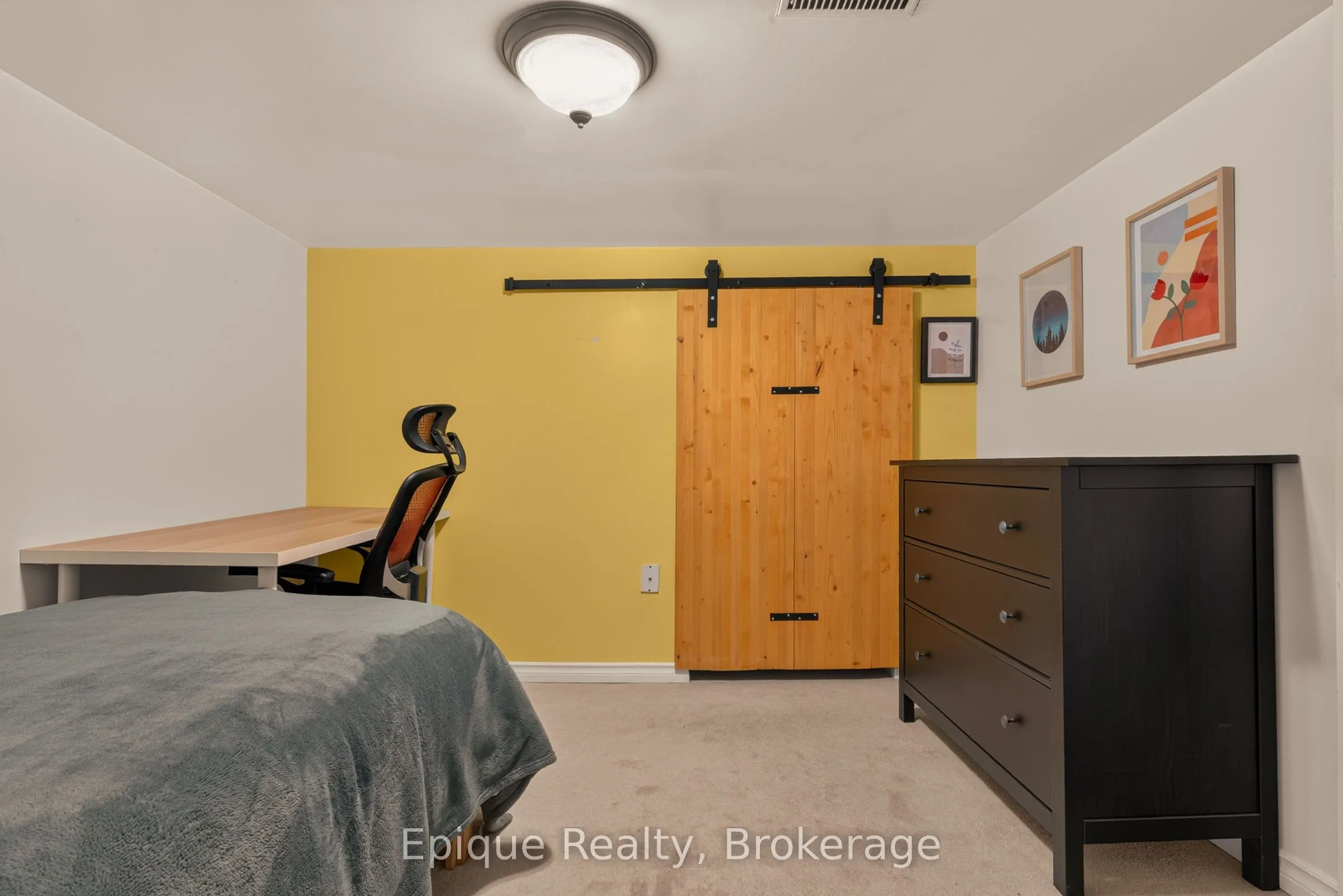 93 Graham Avenue S