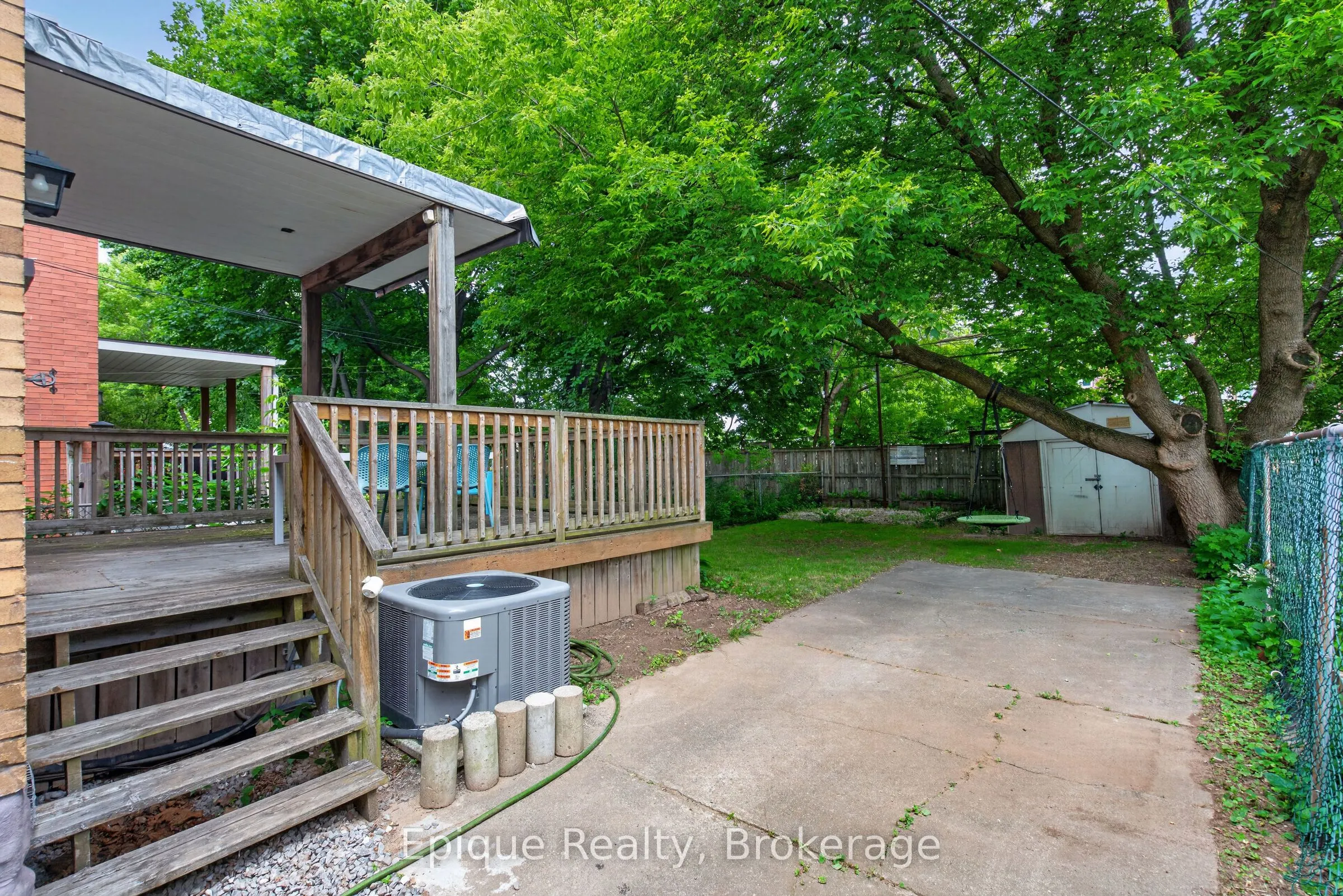 93 Graham Avenue S