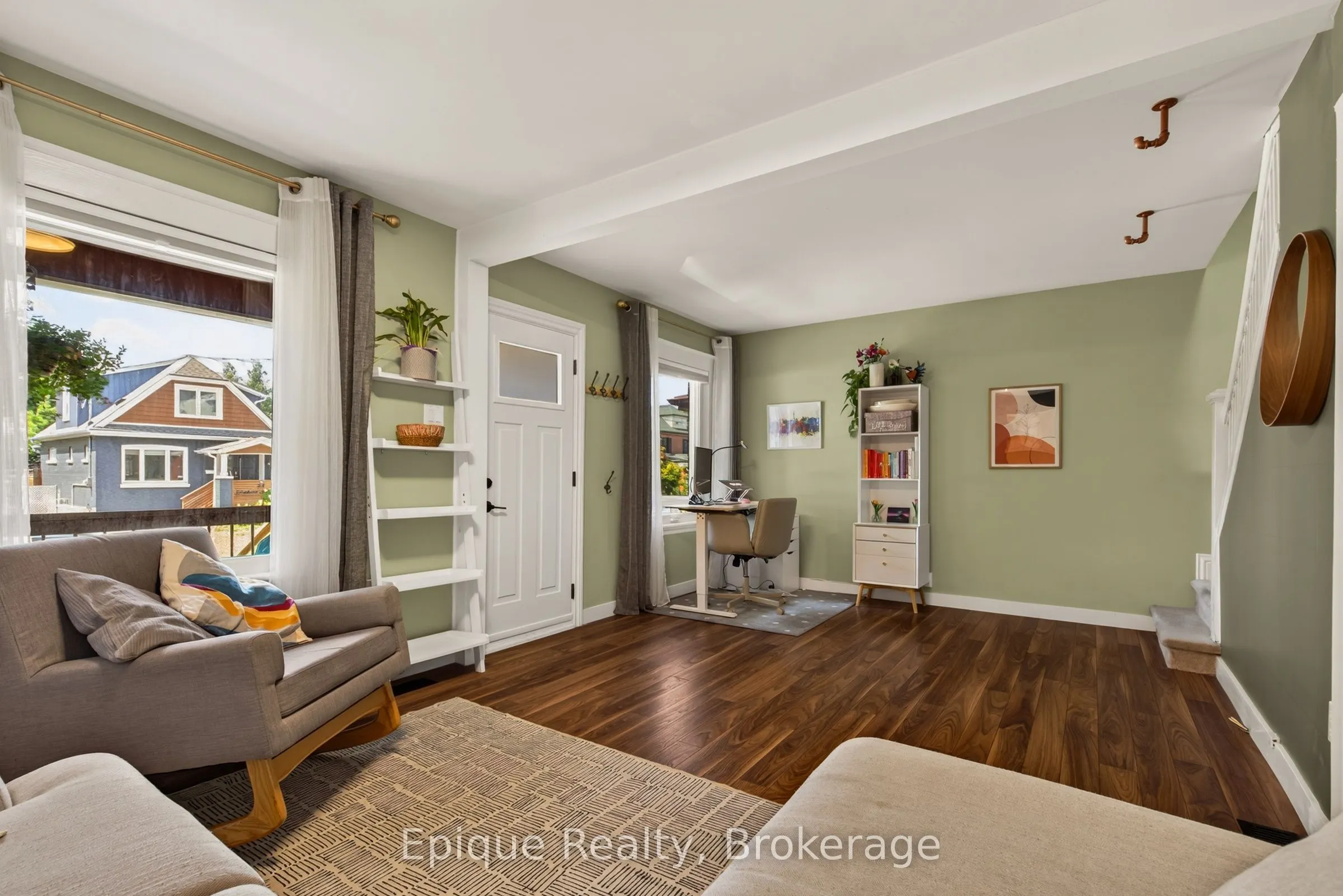 93 Graham Avenue S