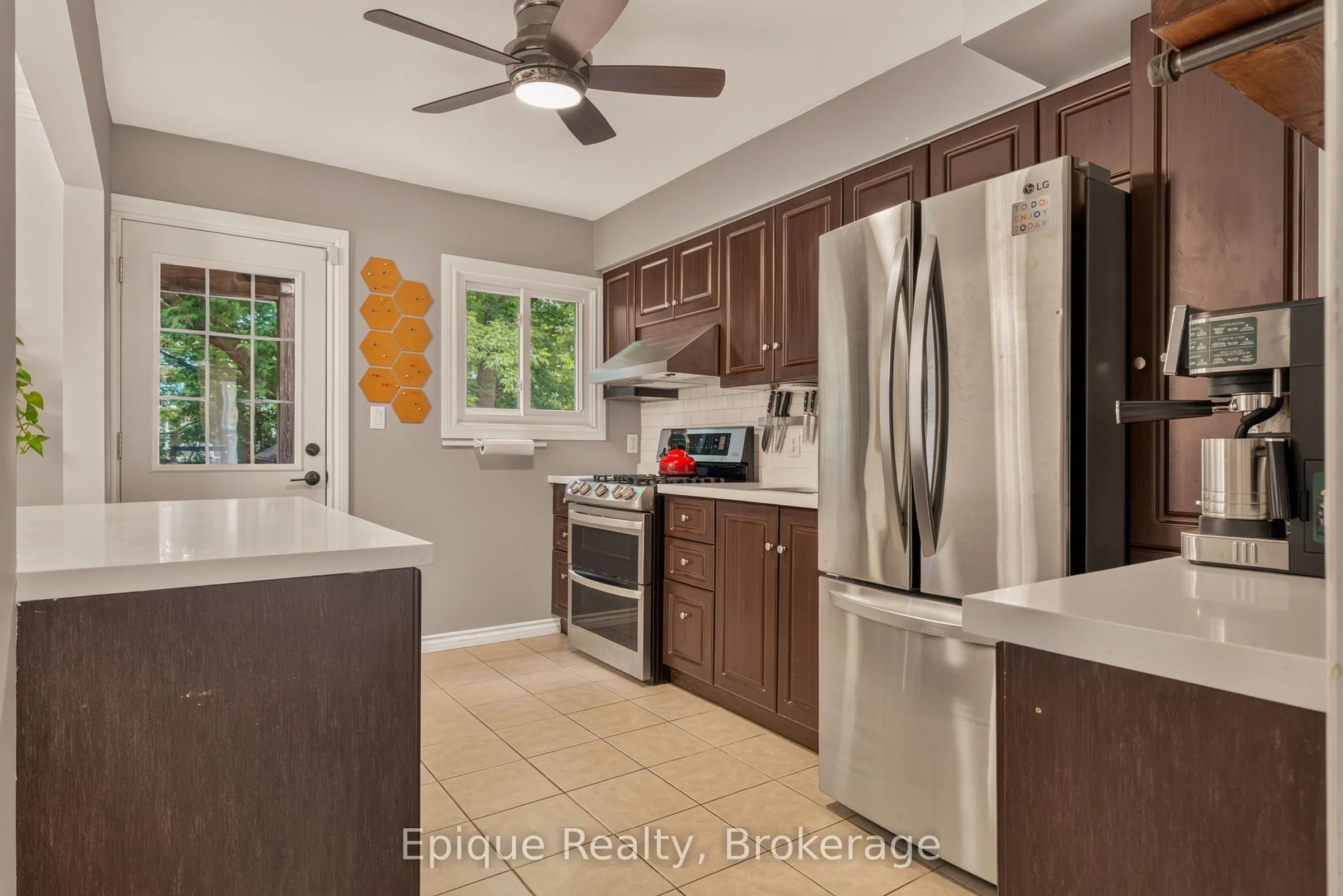 93 Graham Avenue S