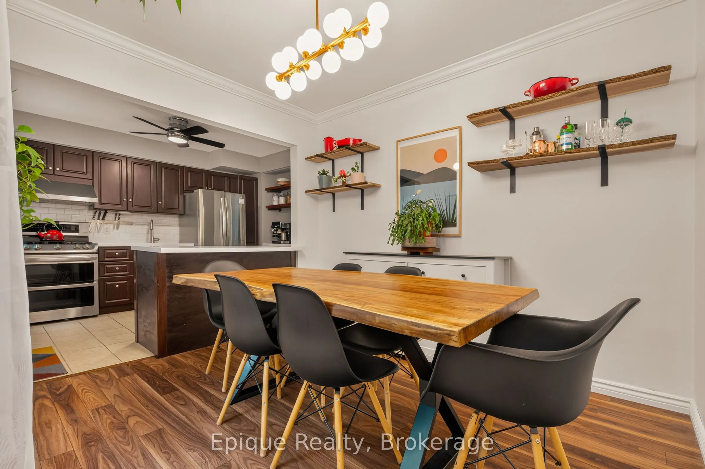 93 Graham Avenue S