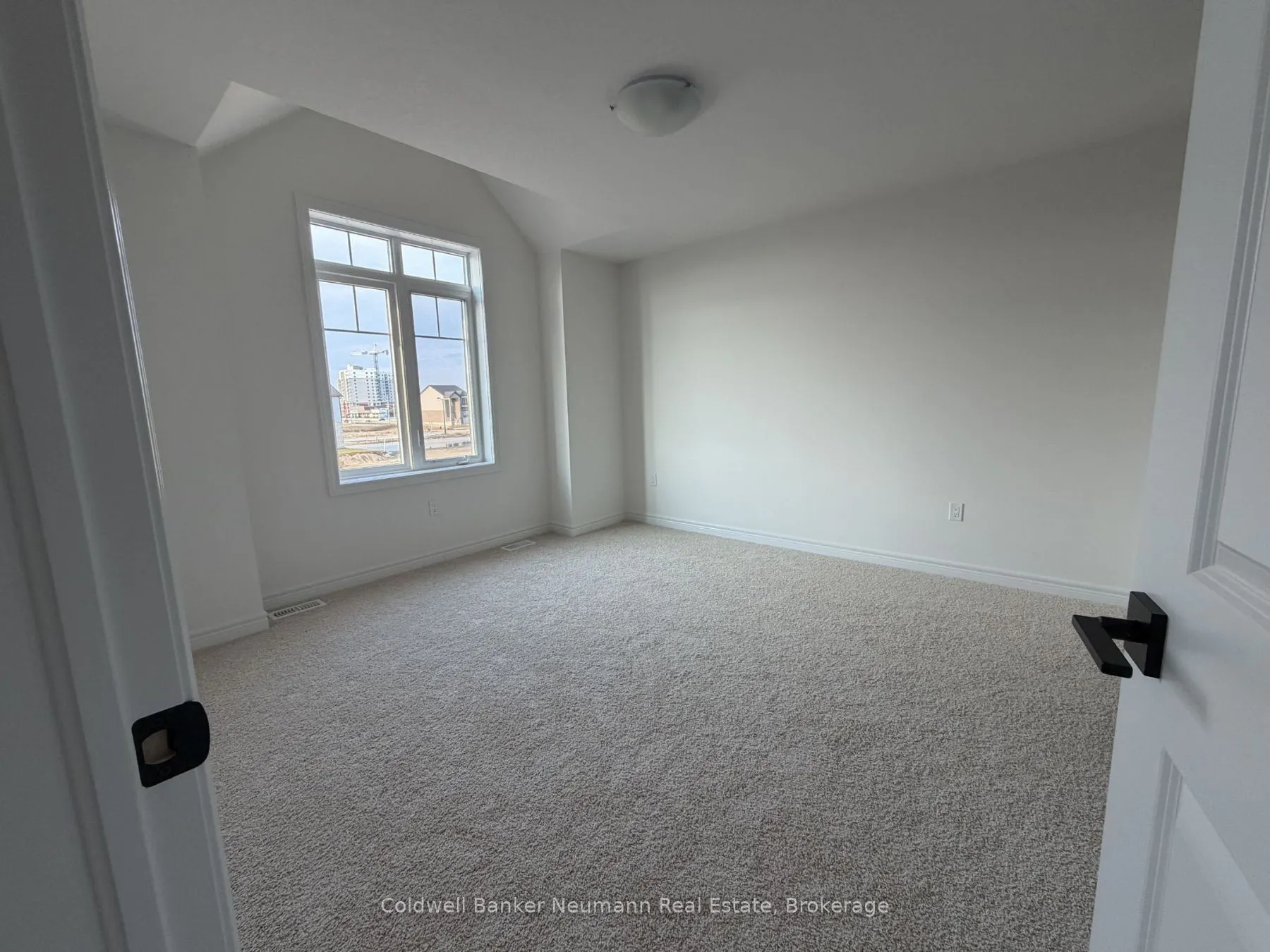 537 Anton Crescent