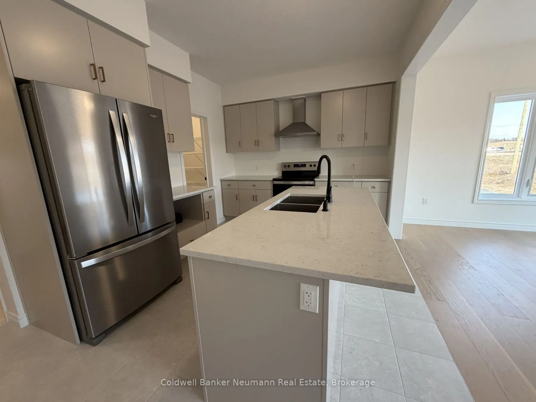 537 Anton Crescent
