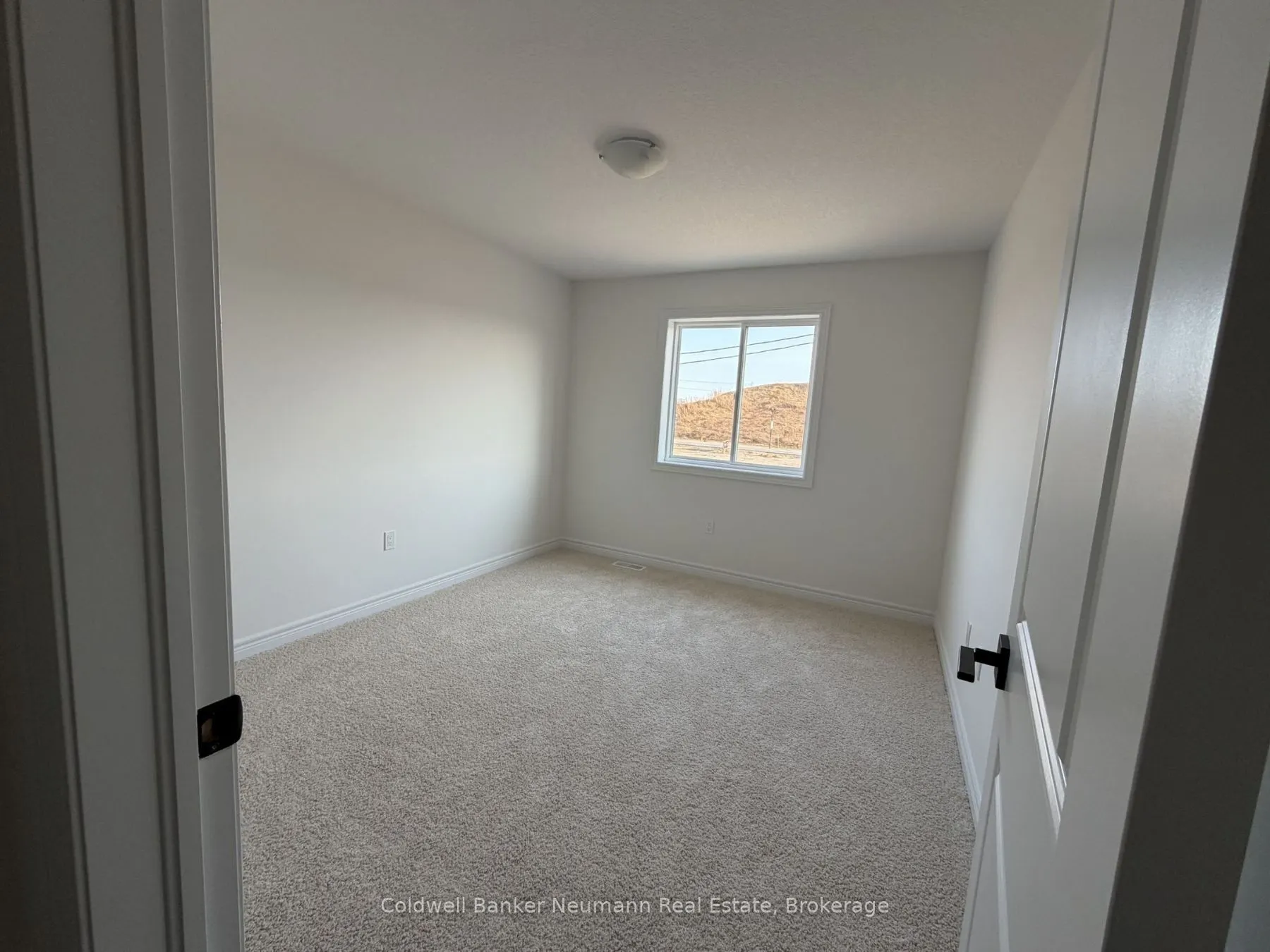 537 Anton Crescent