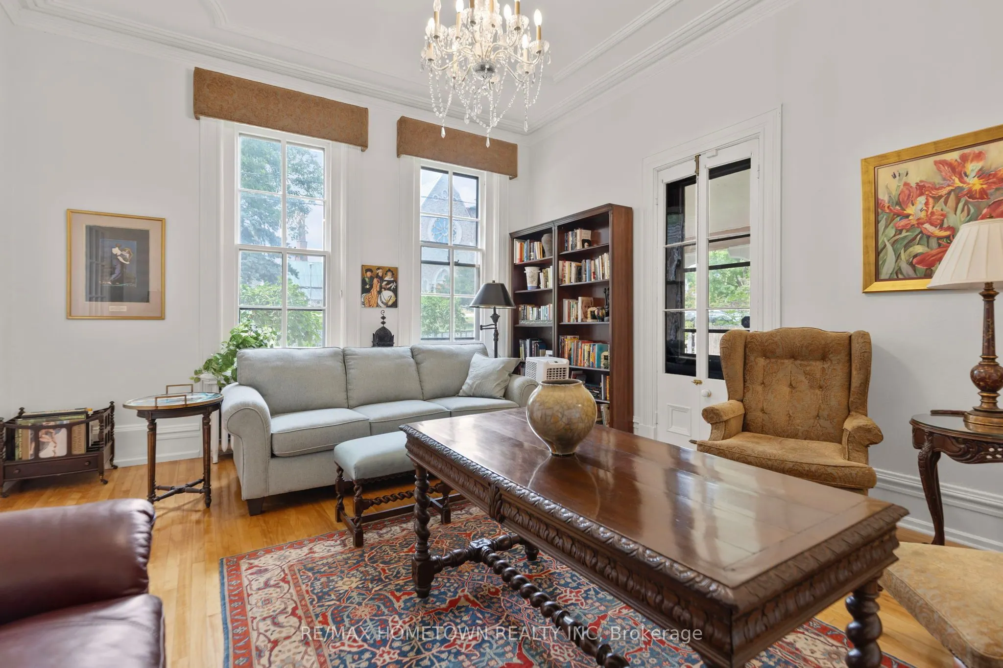 157 DIBBLE Street W