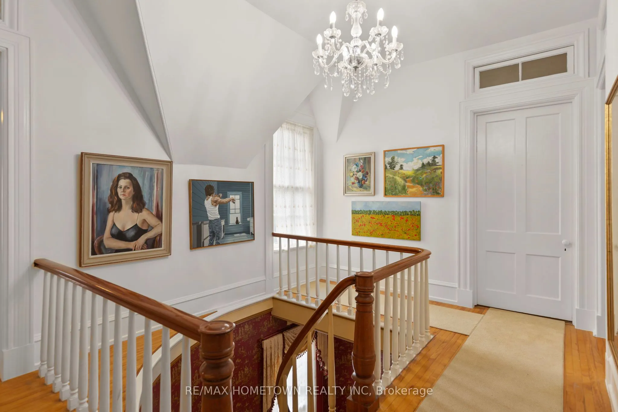 157 DIBBLE Street W