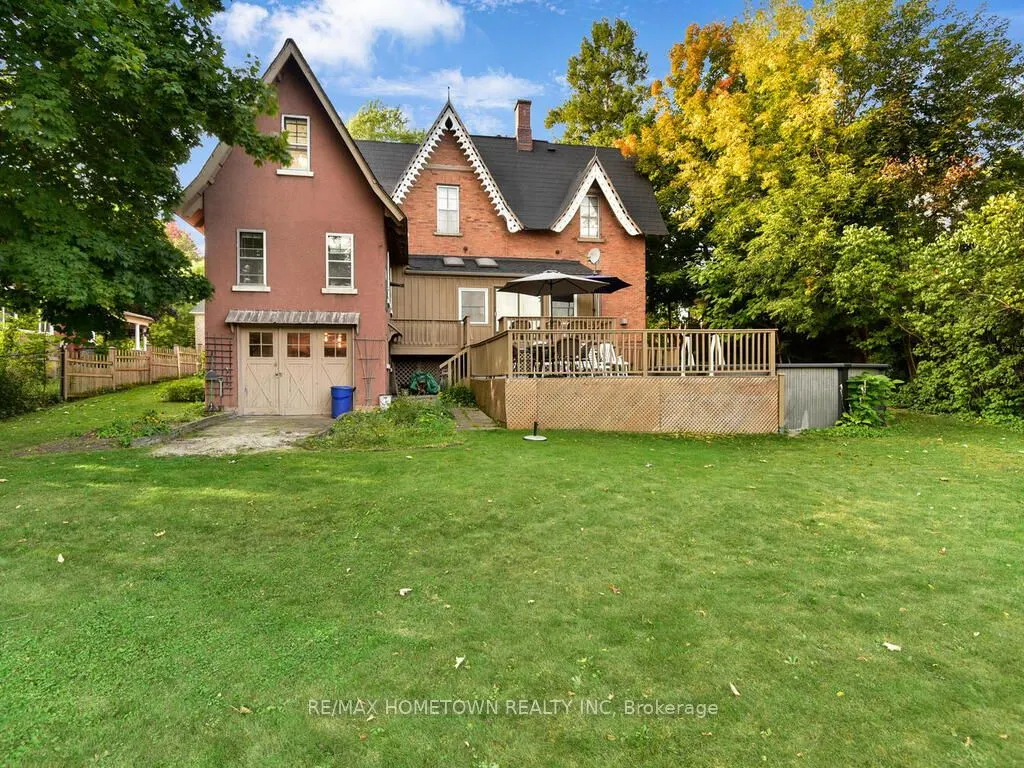 157 DIBBLE Street W