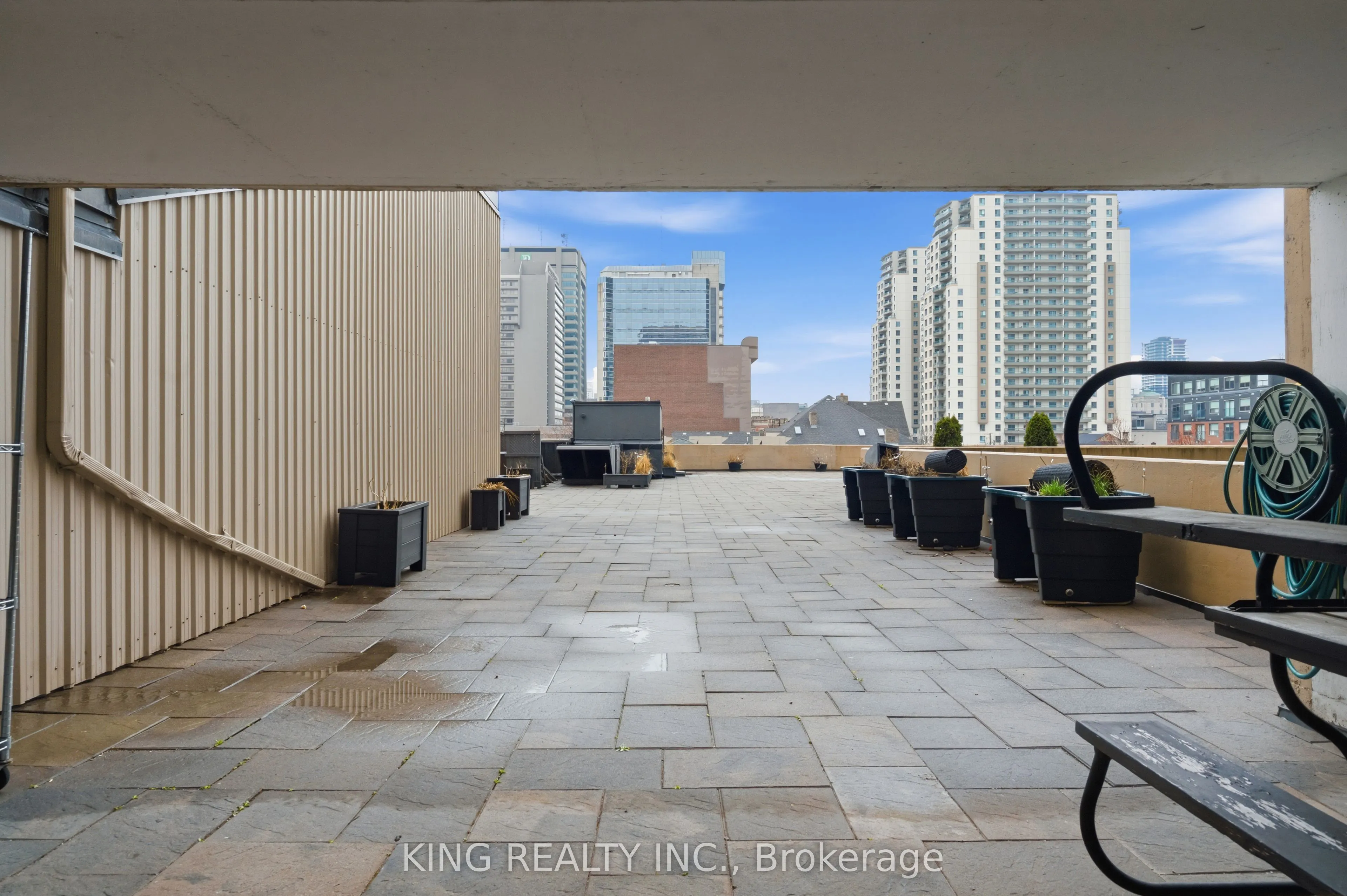 389 Dundas Street #701