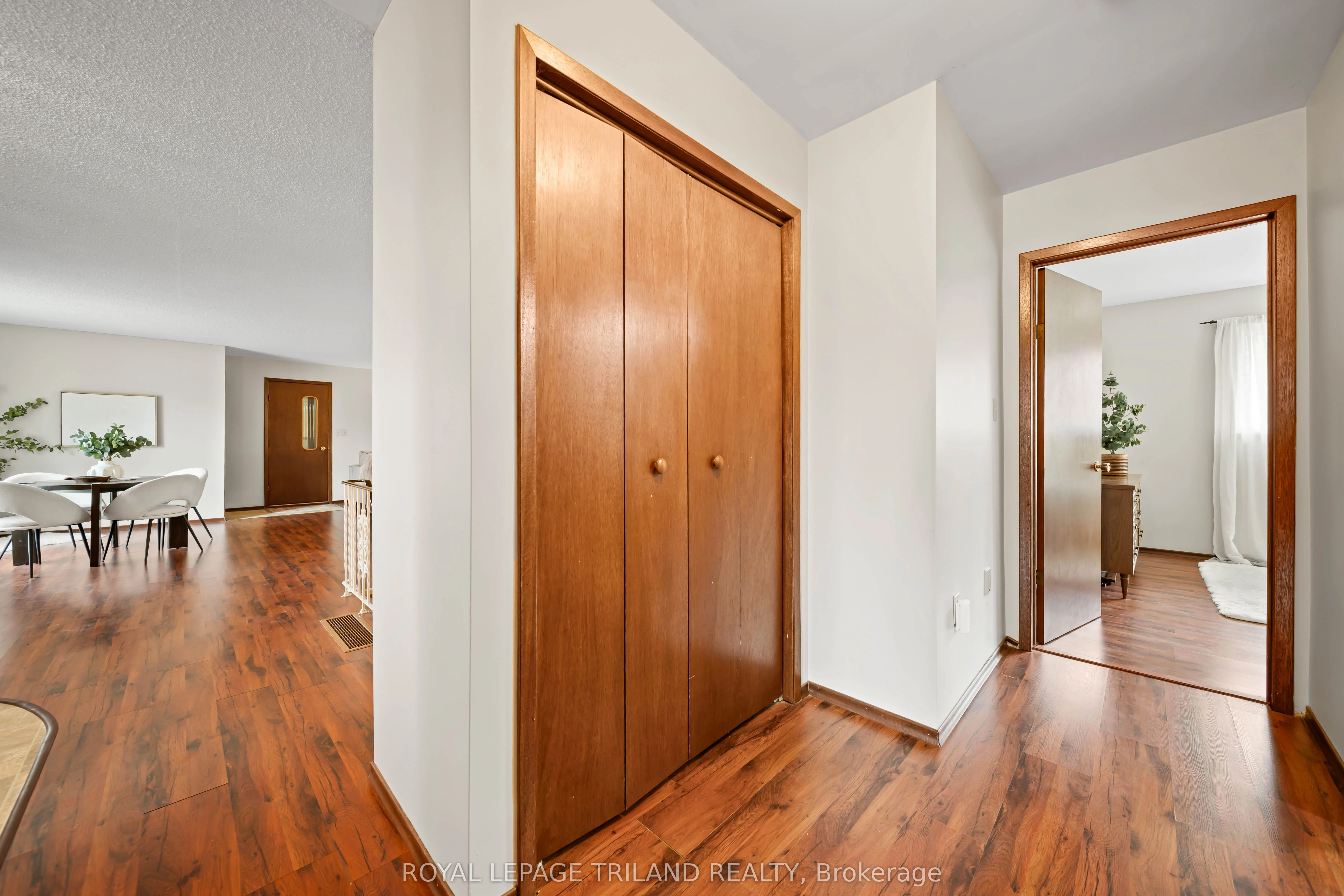 308 John Street S