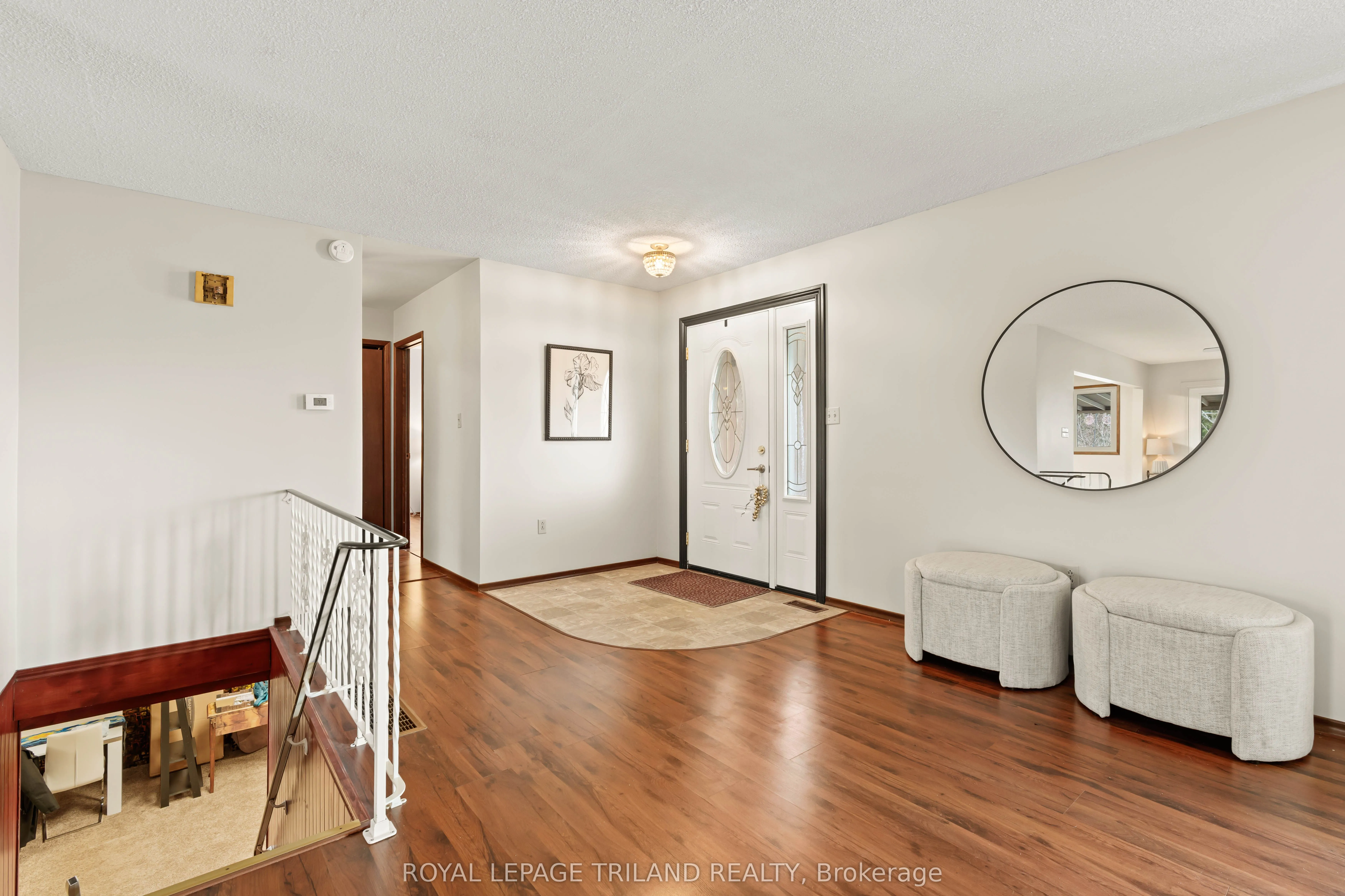 308 John Street S