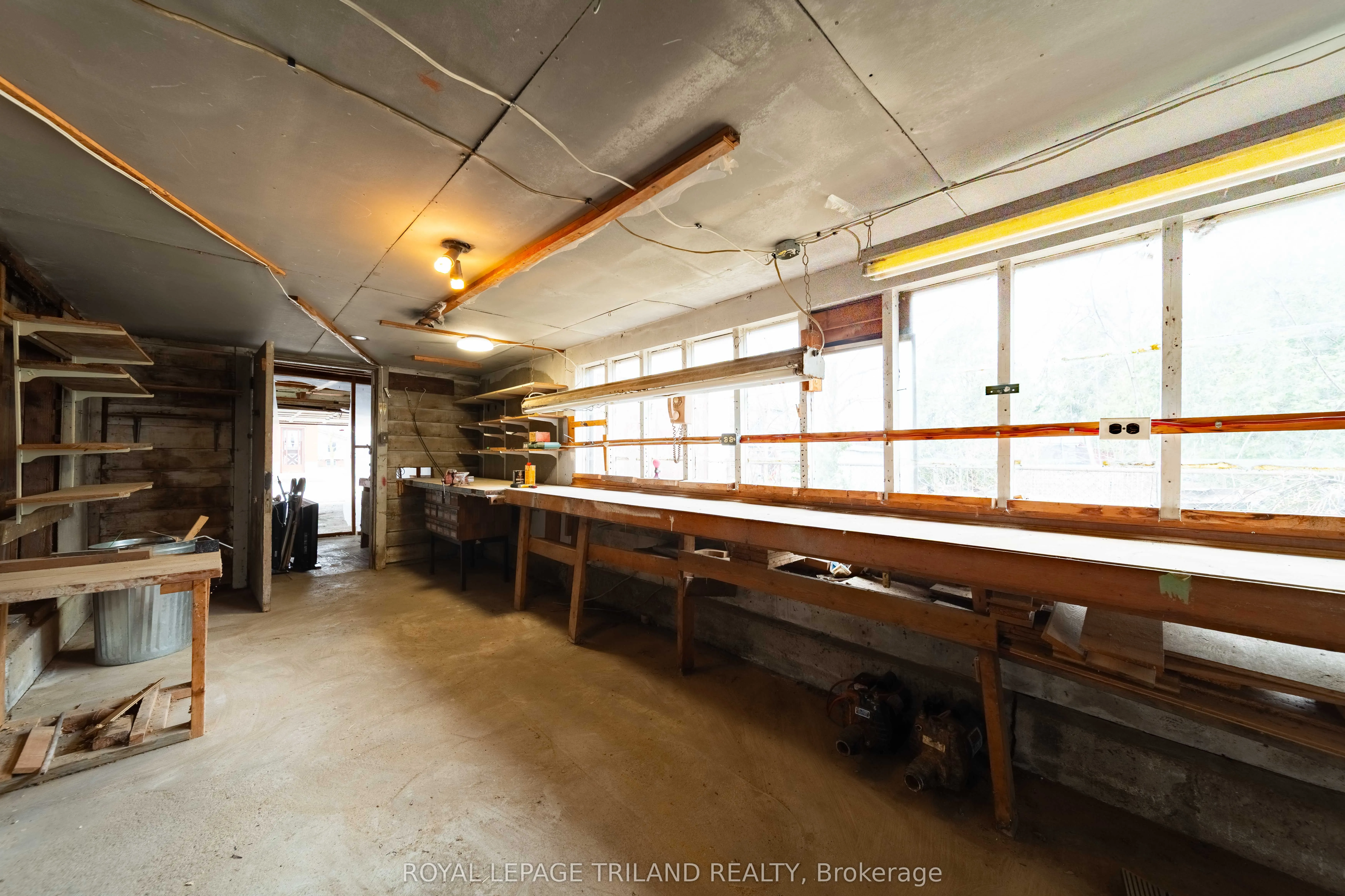 308 John Street S