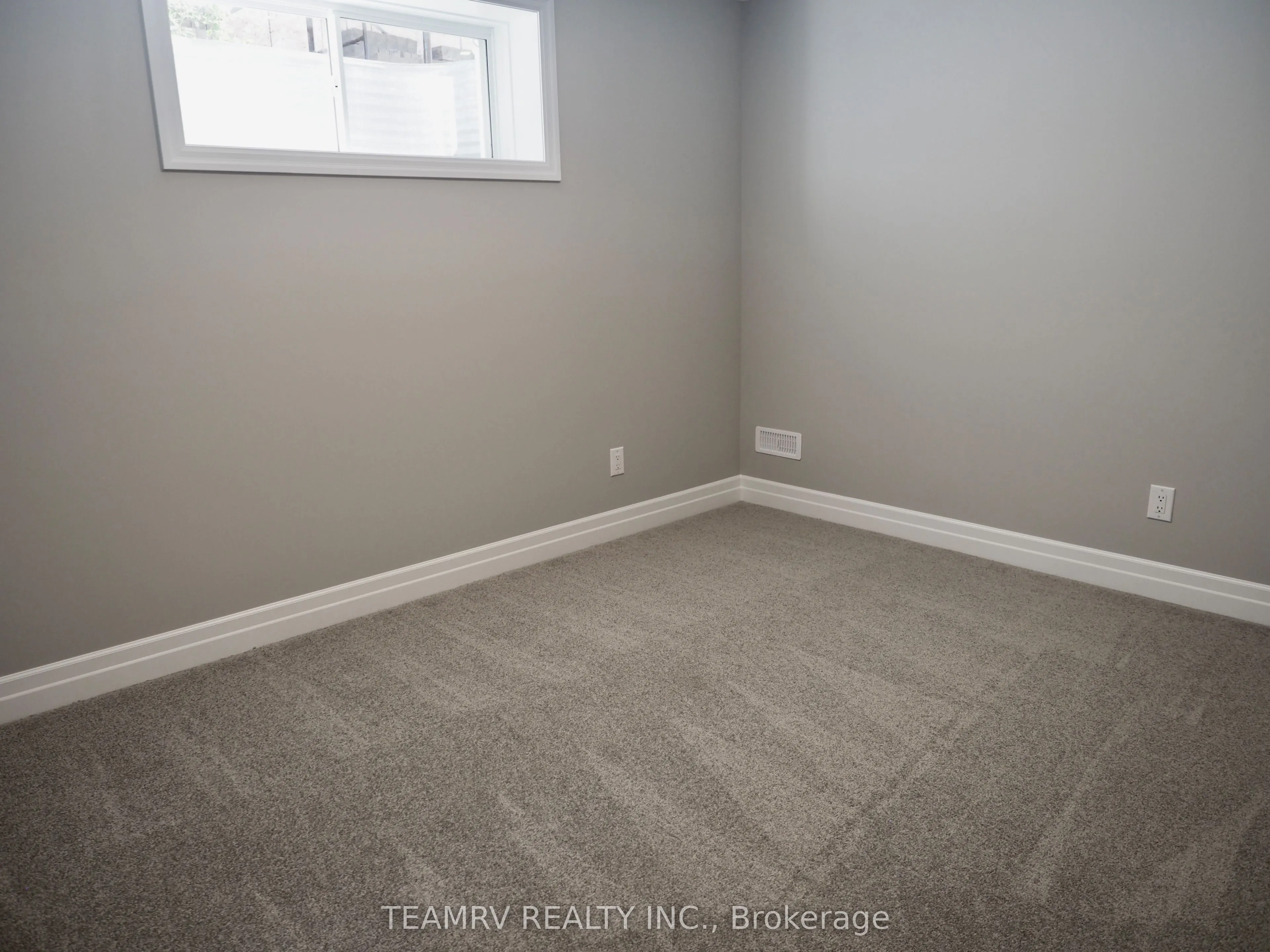 17 DARROW Drive