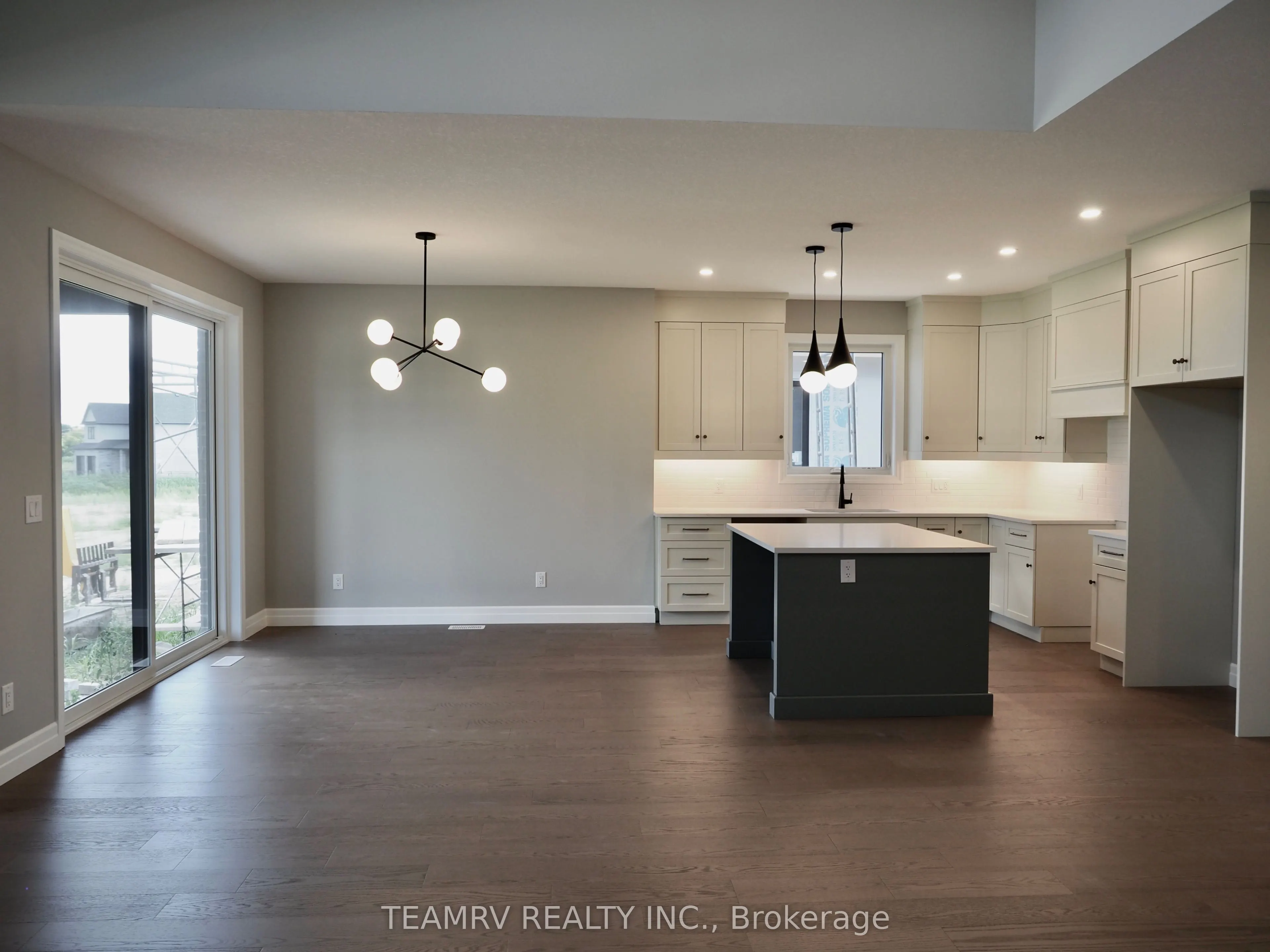 17 DARROW Drive