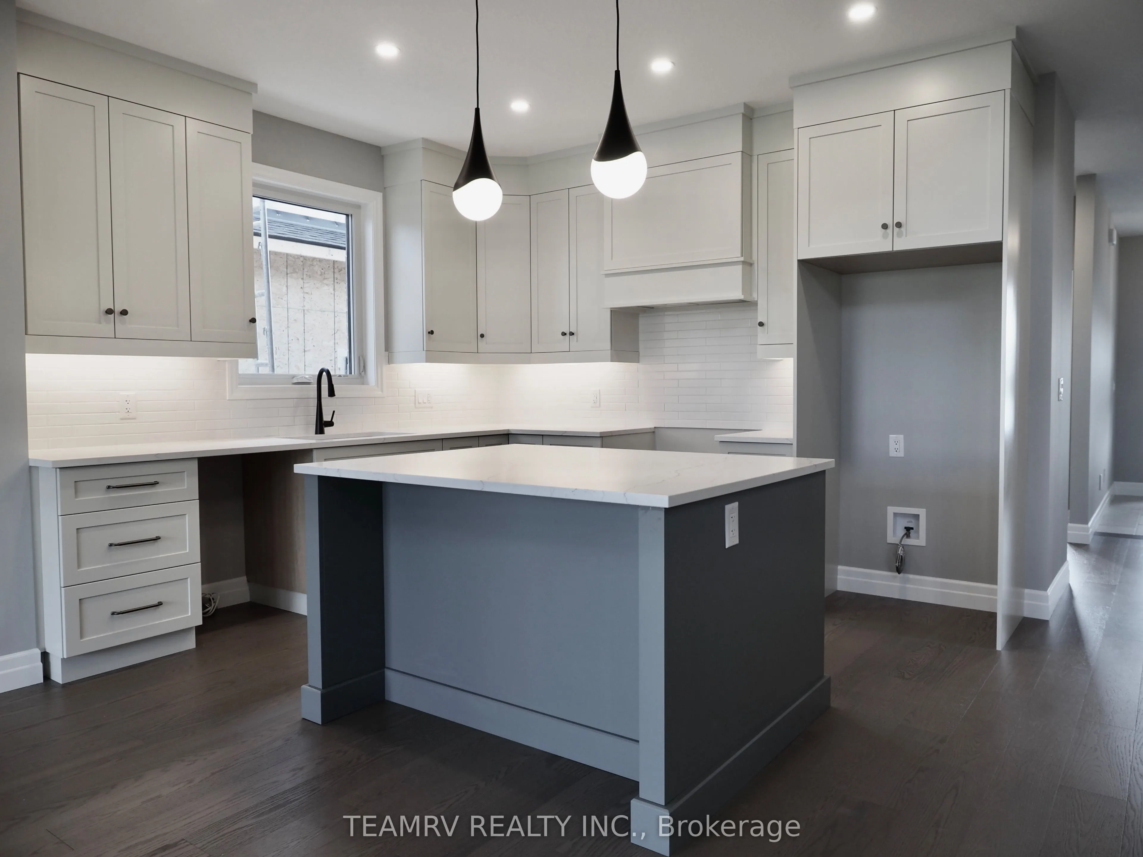 17 DARROW Drive