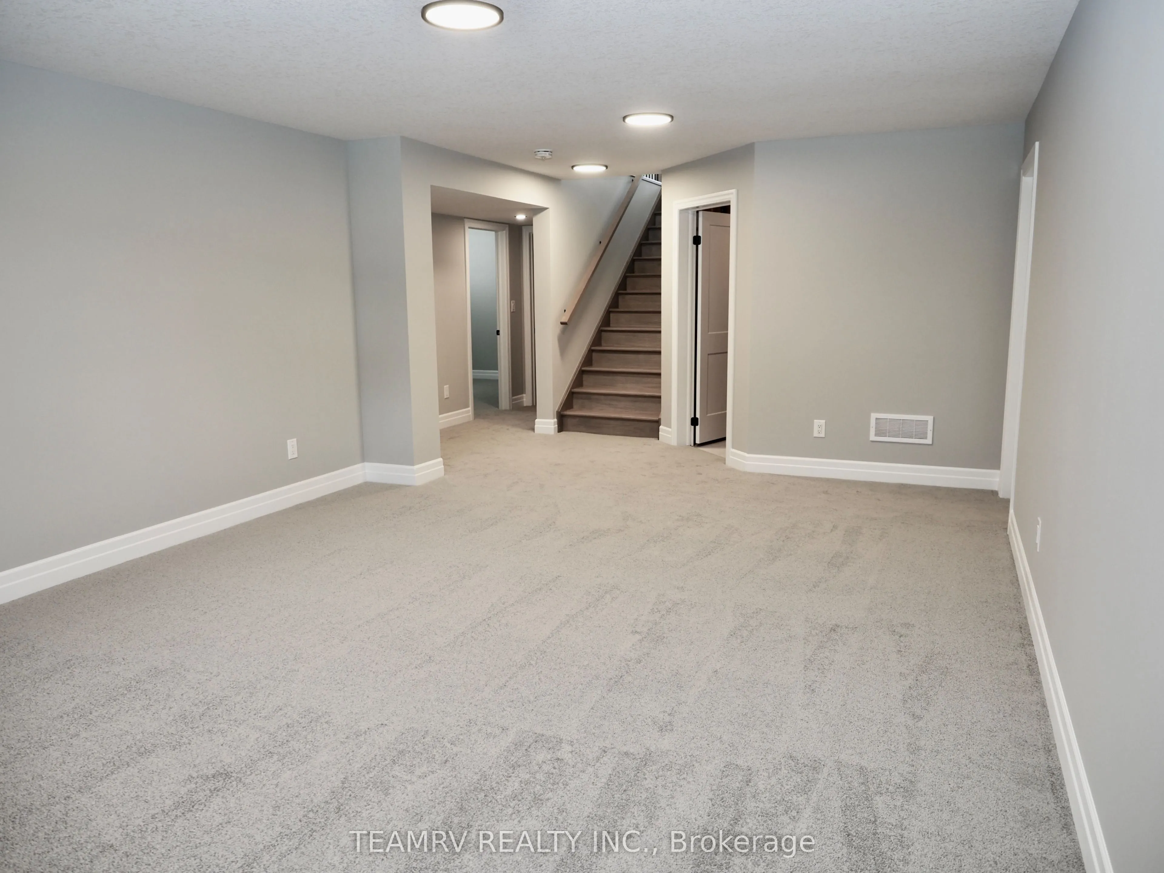 17 DARROW Drive