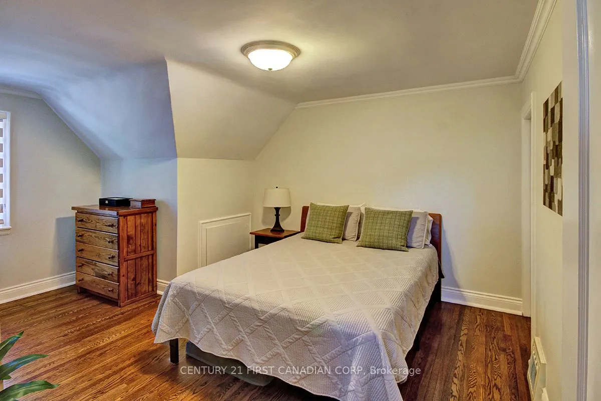 4 JERSEYVILLE Road E