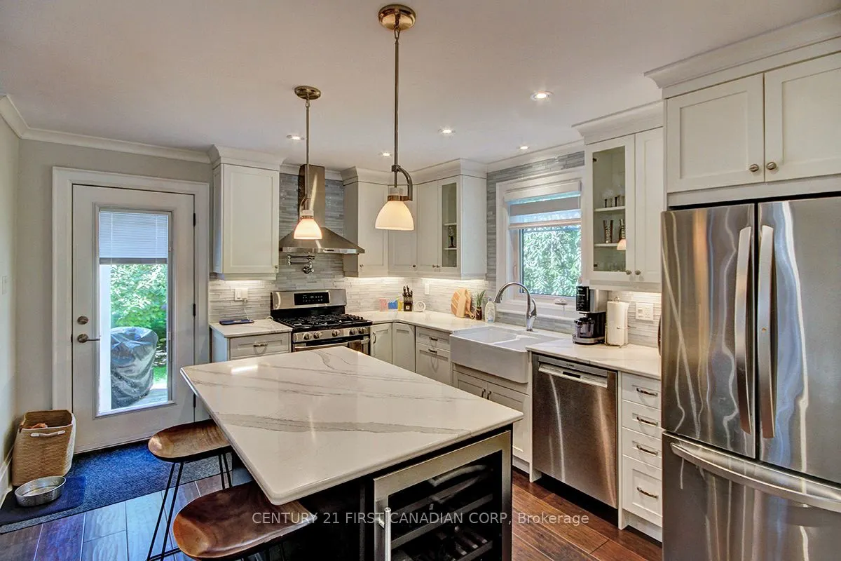4 JERSEYVILLE Road E