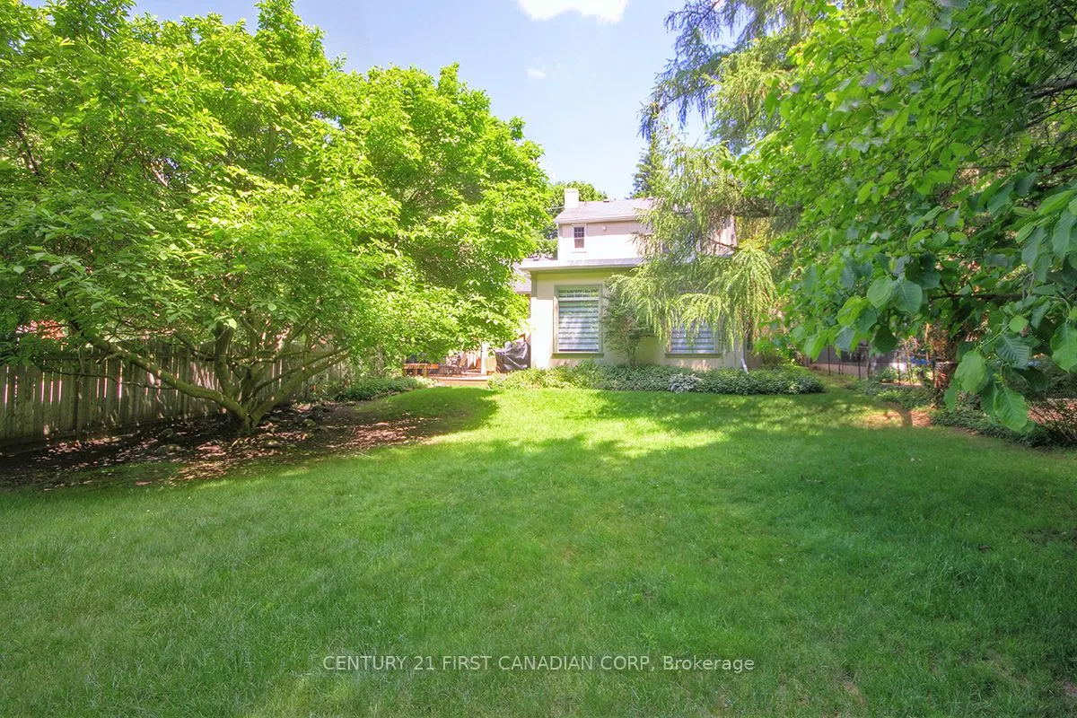4 JERSEYVILLE Road E