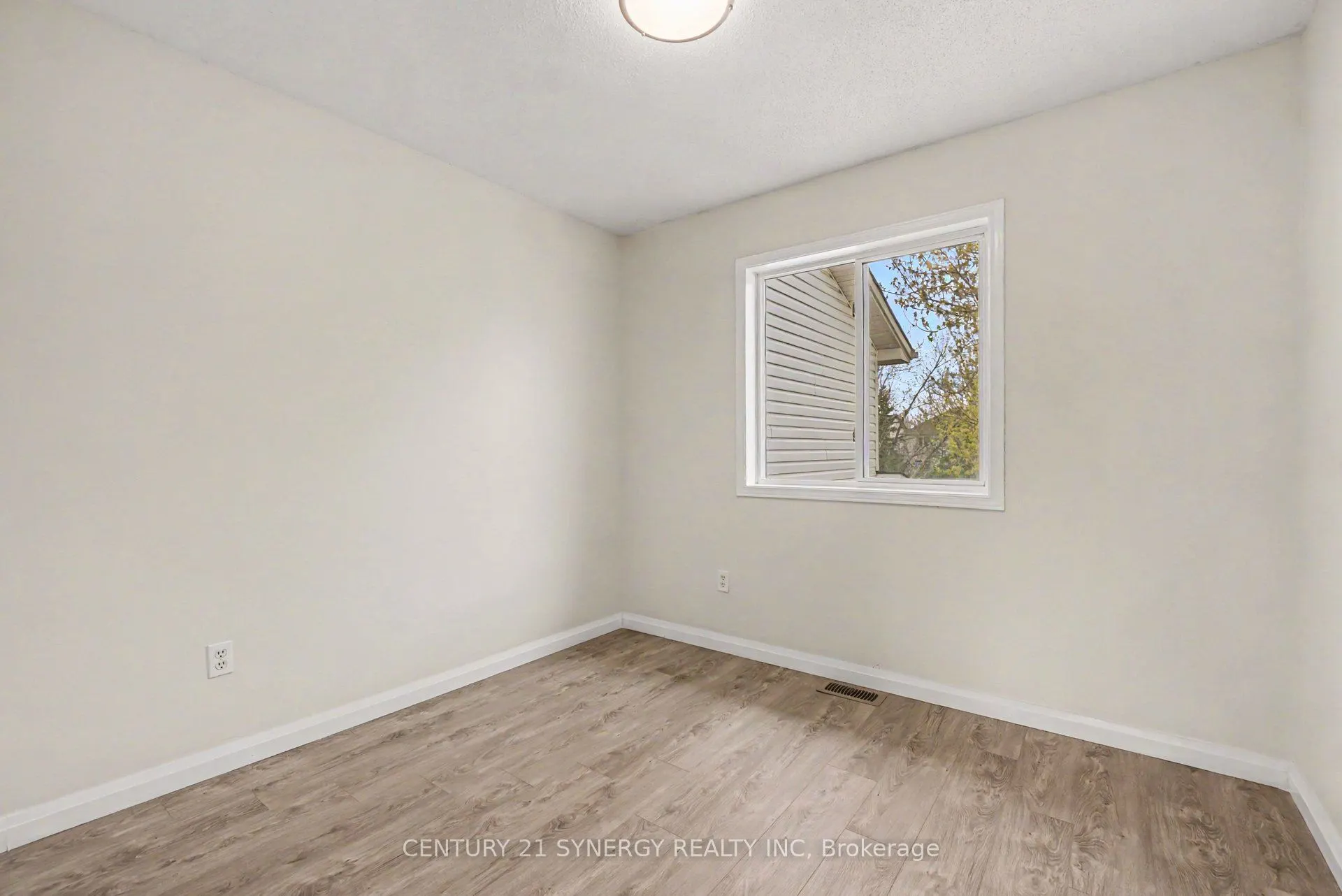 54 Meadowcroft Crescent
