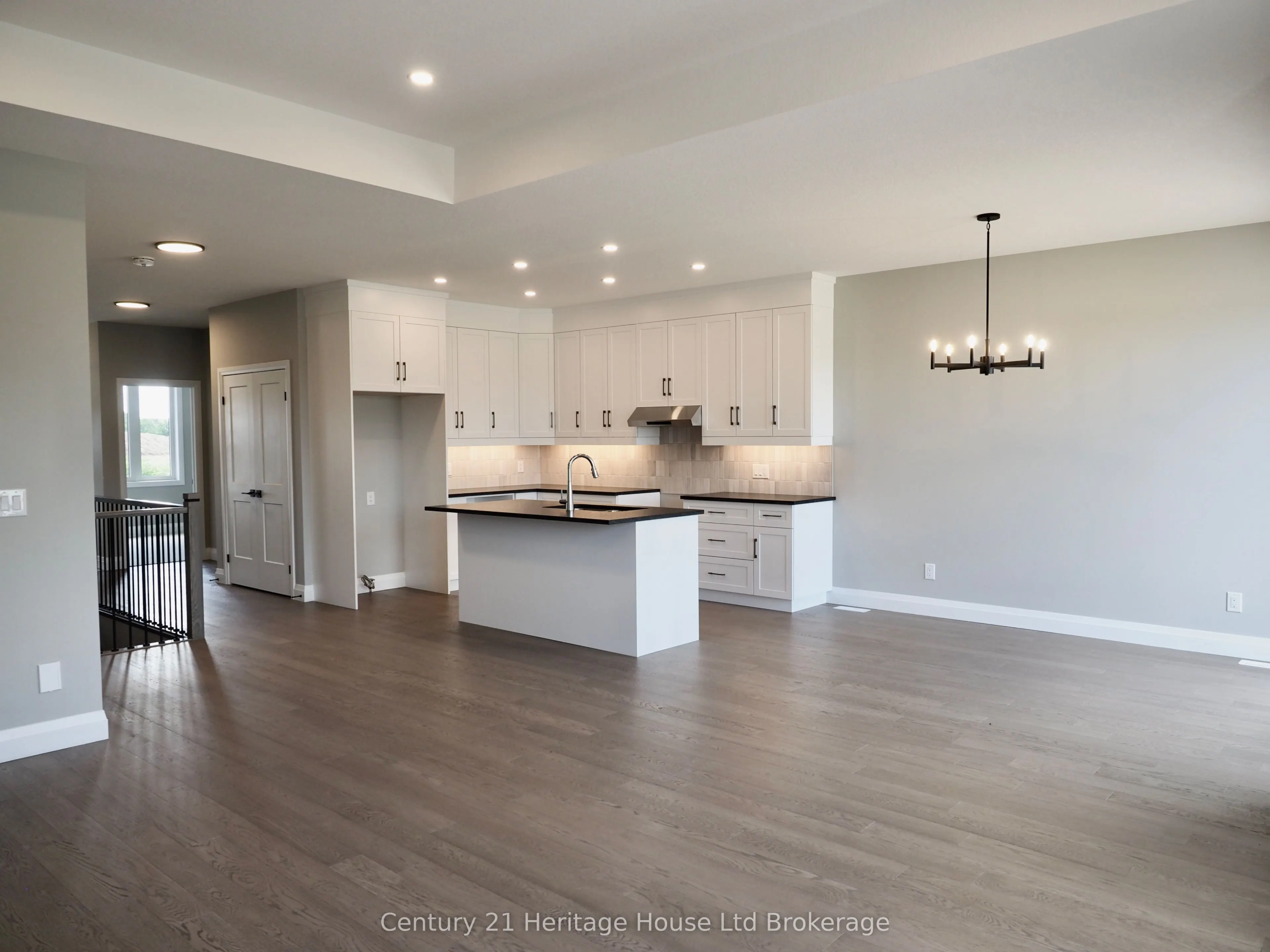 4 Bodwell Avenue