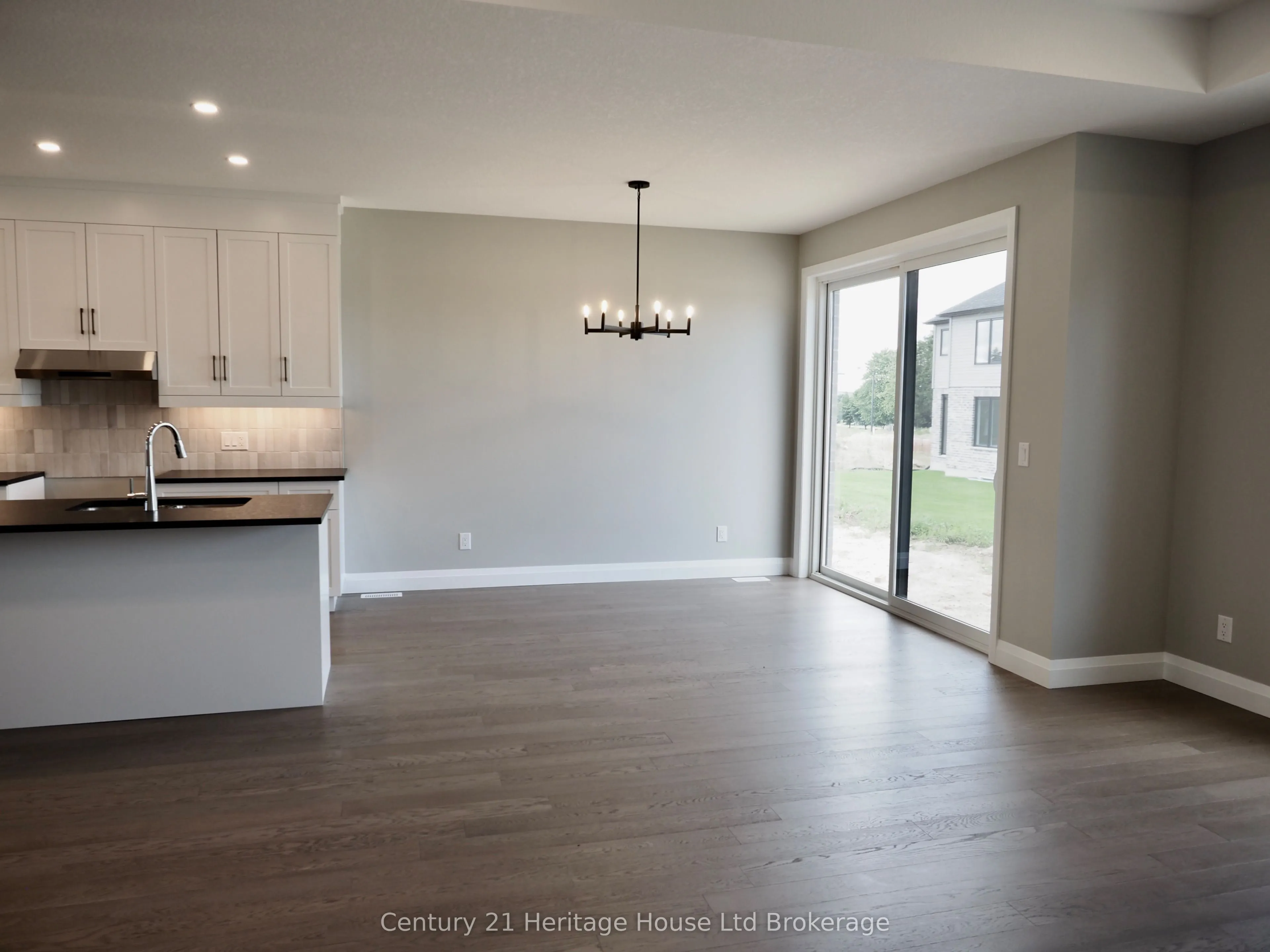 4 Bodwell Avenue