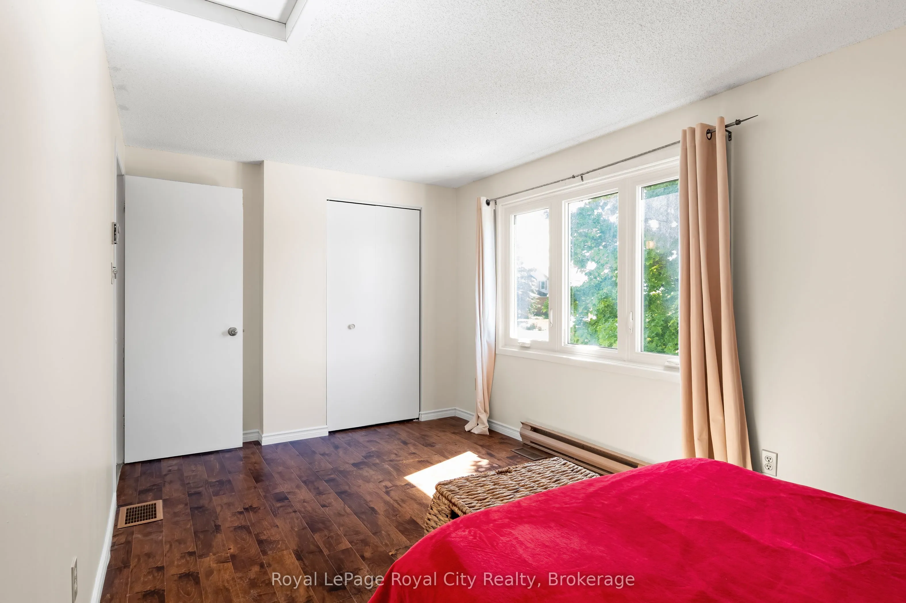121 Imperial Road N