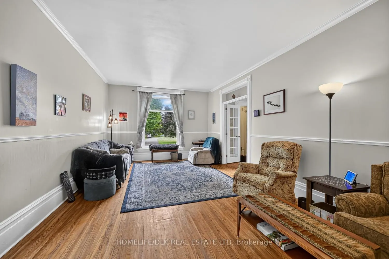 186 King Street E