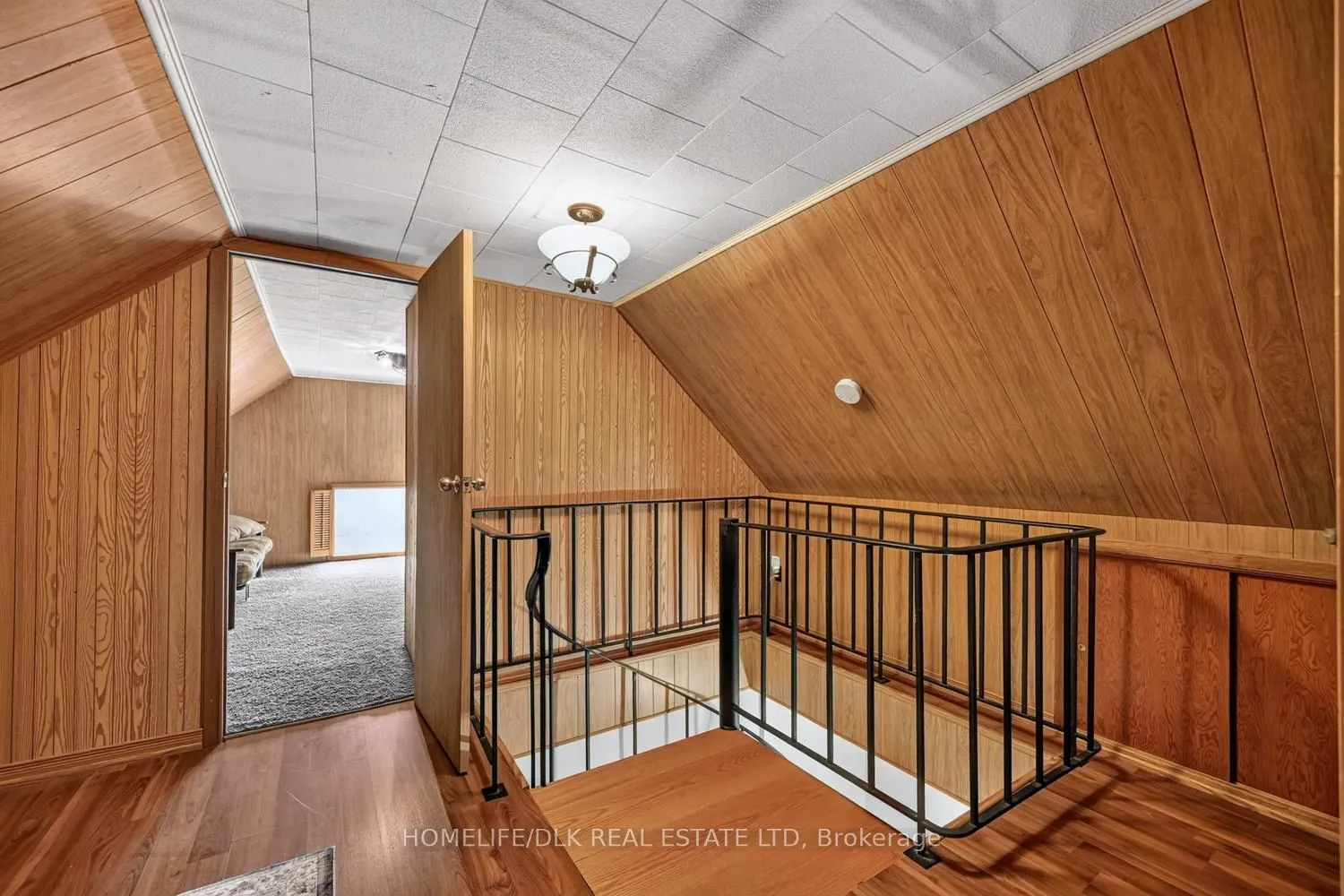 186 King Street E