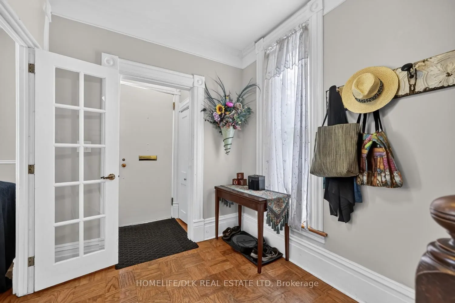 186 King Street E