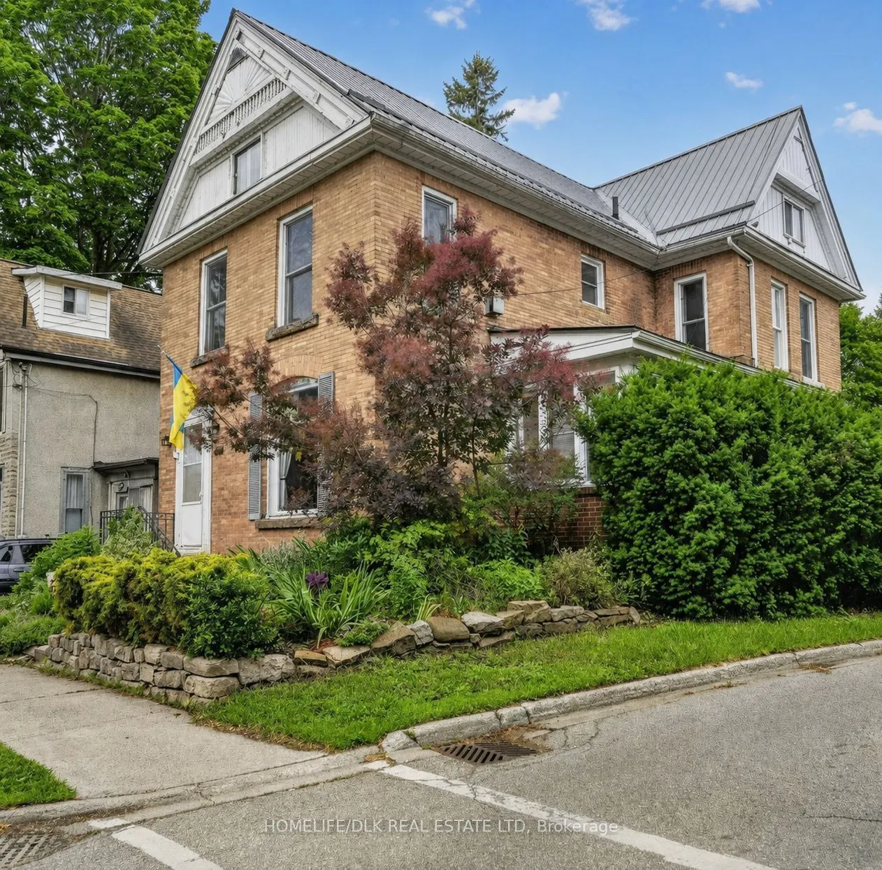186 King Street E