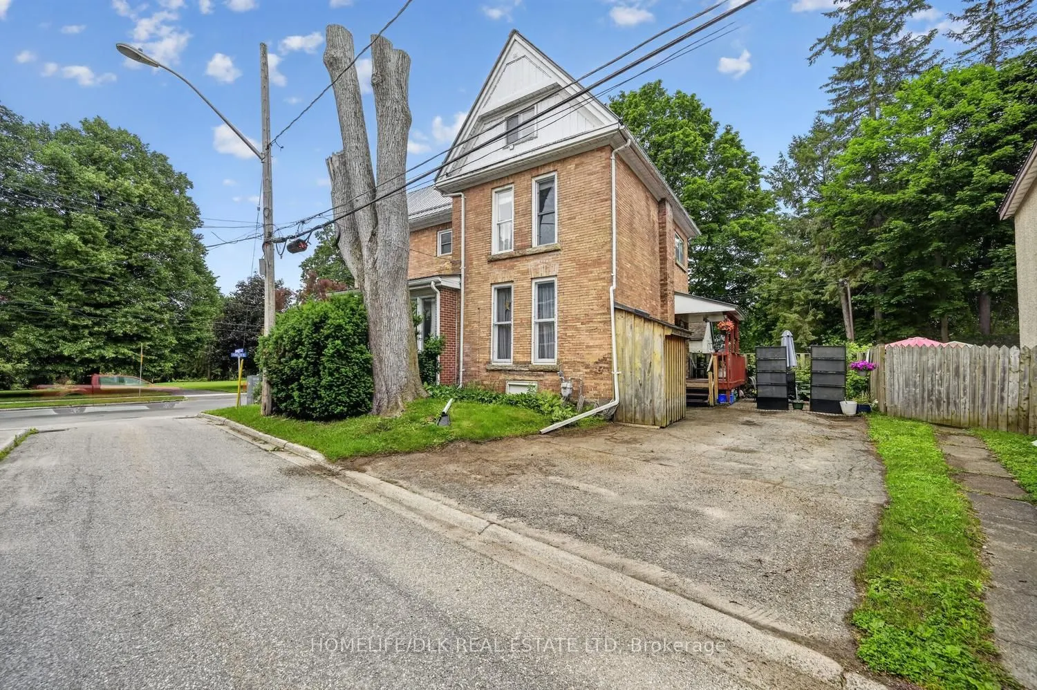 186 King Street E