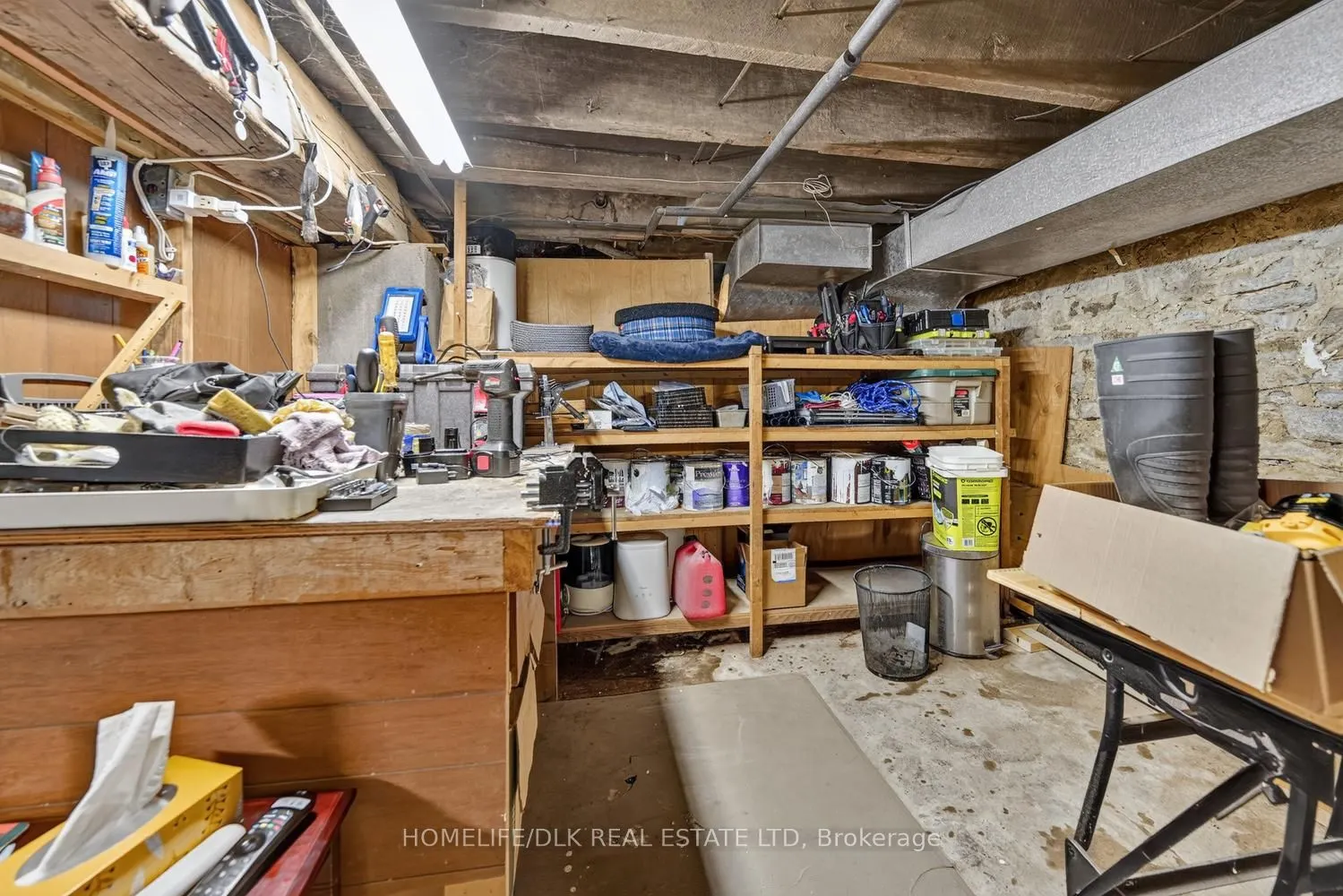 186 King Street E