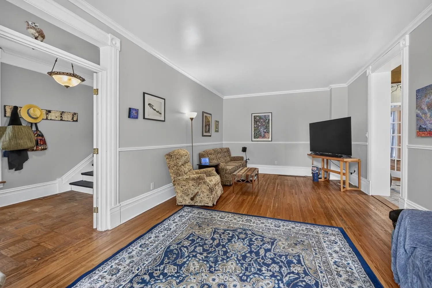 186 King Street E