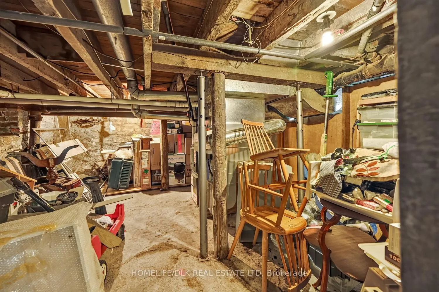 186 King Street E