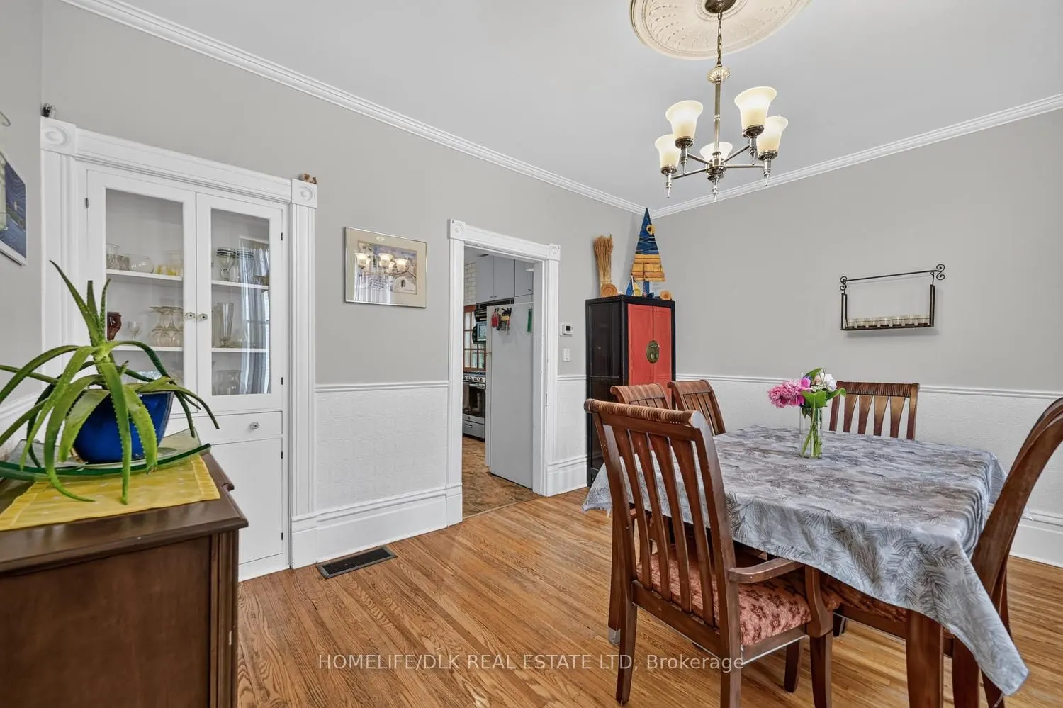 186 King Street E
