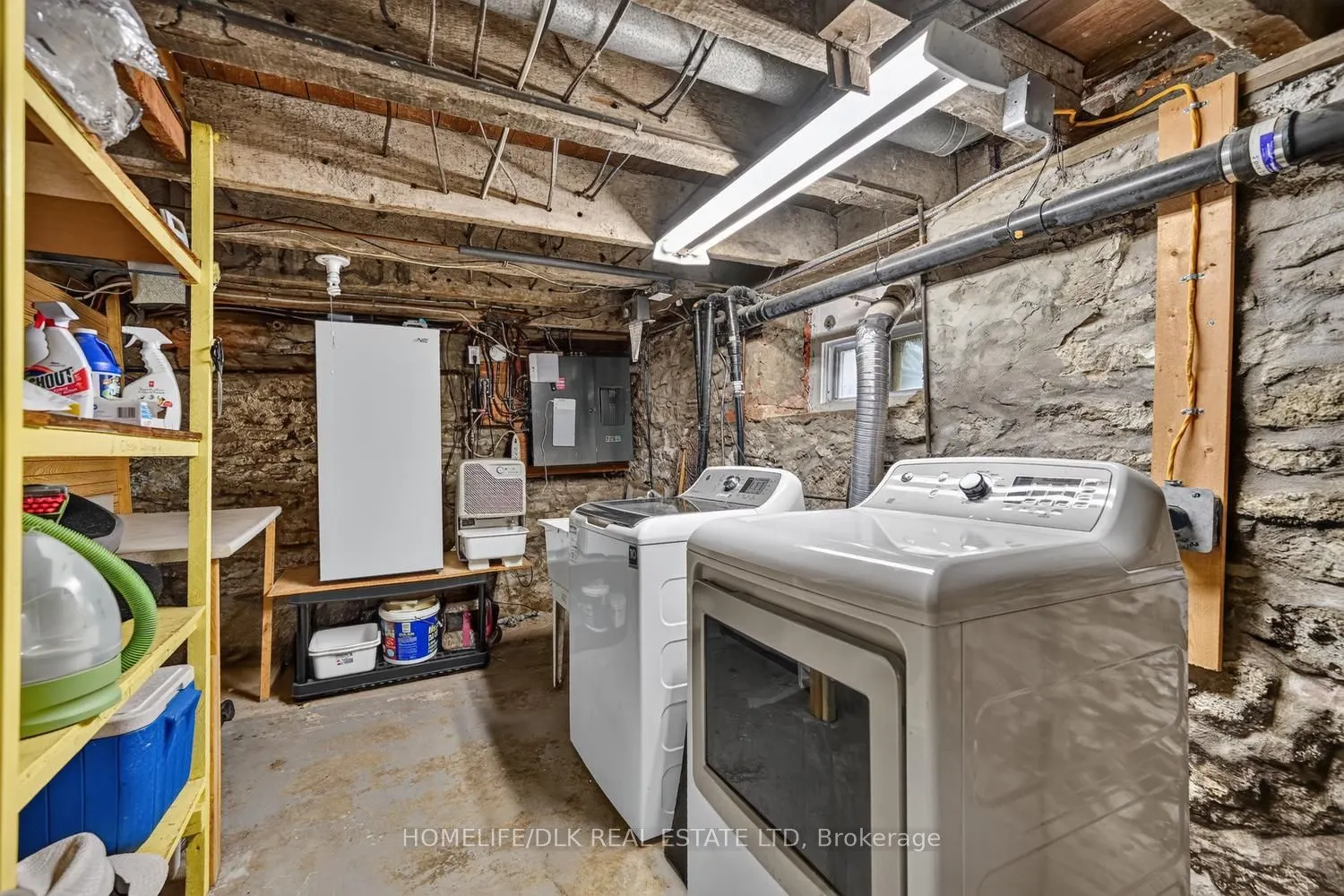186 King Street E