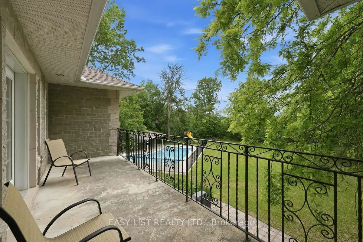 28 Marchbrook Circle